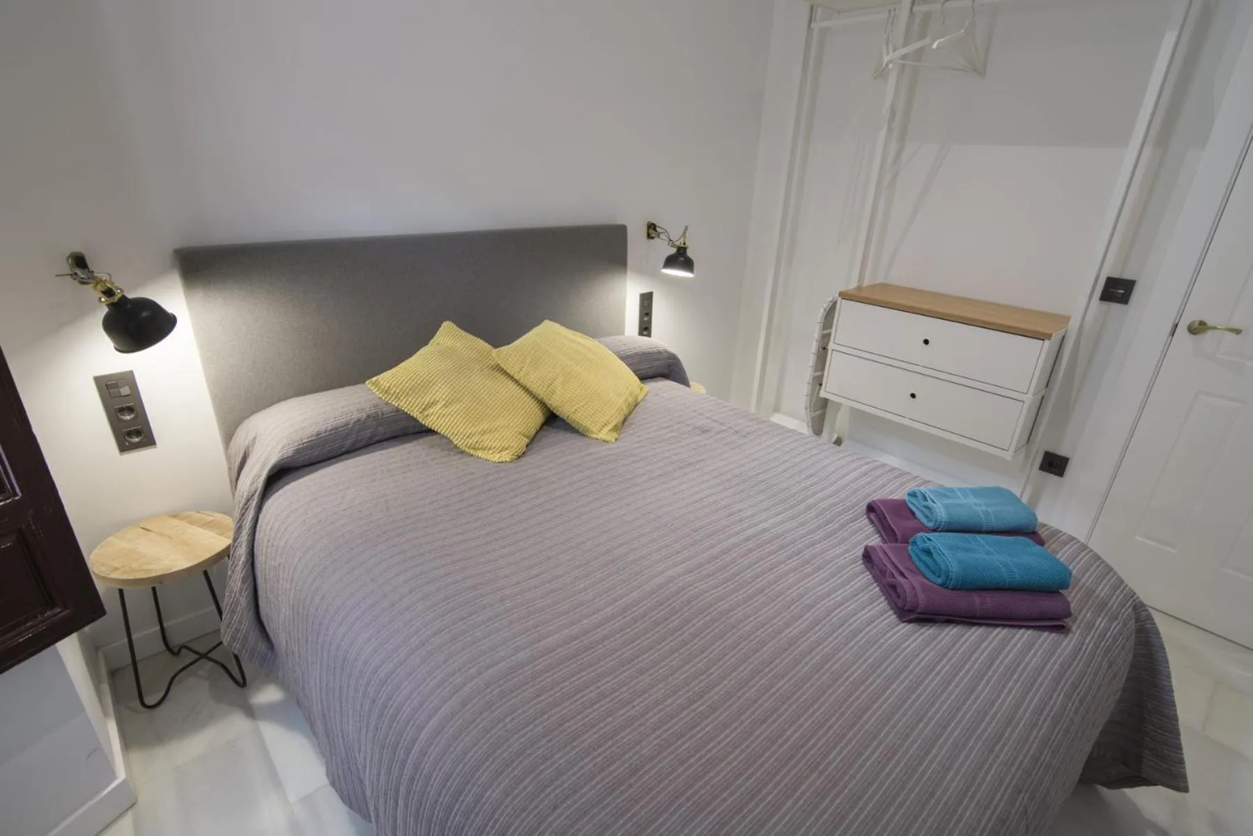 Bedroom, Bed in Casa Montalbán Apartamentos Turísticos