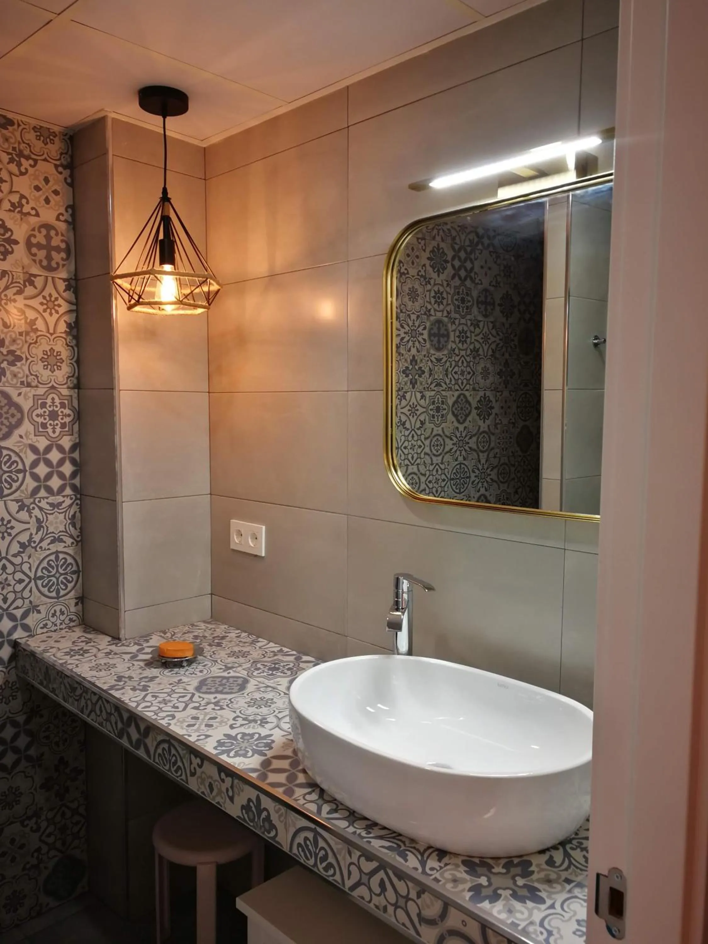 Bathroom in Casa Montalbán Apartamentos Turísticos