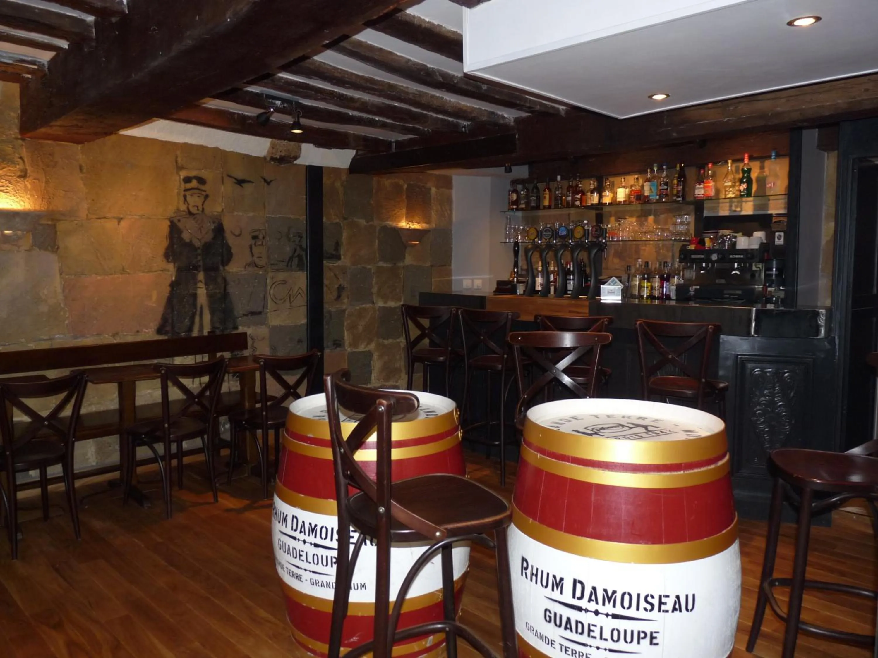 Lounge or bar in Le Port Malo