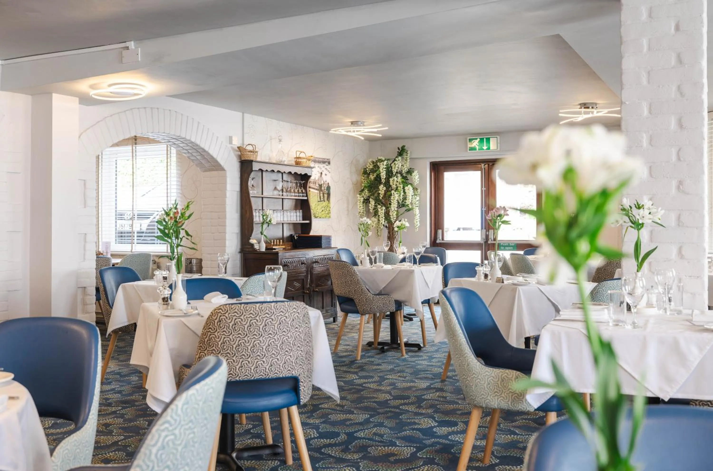 Restaurant/places to eat in Beausite Hotel