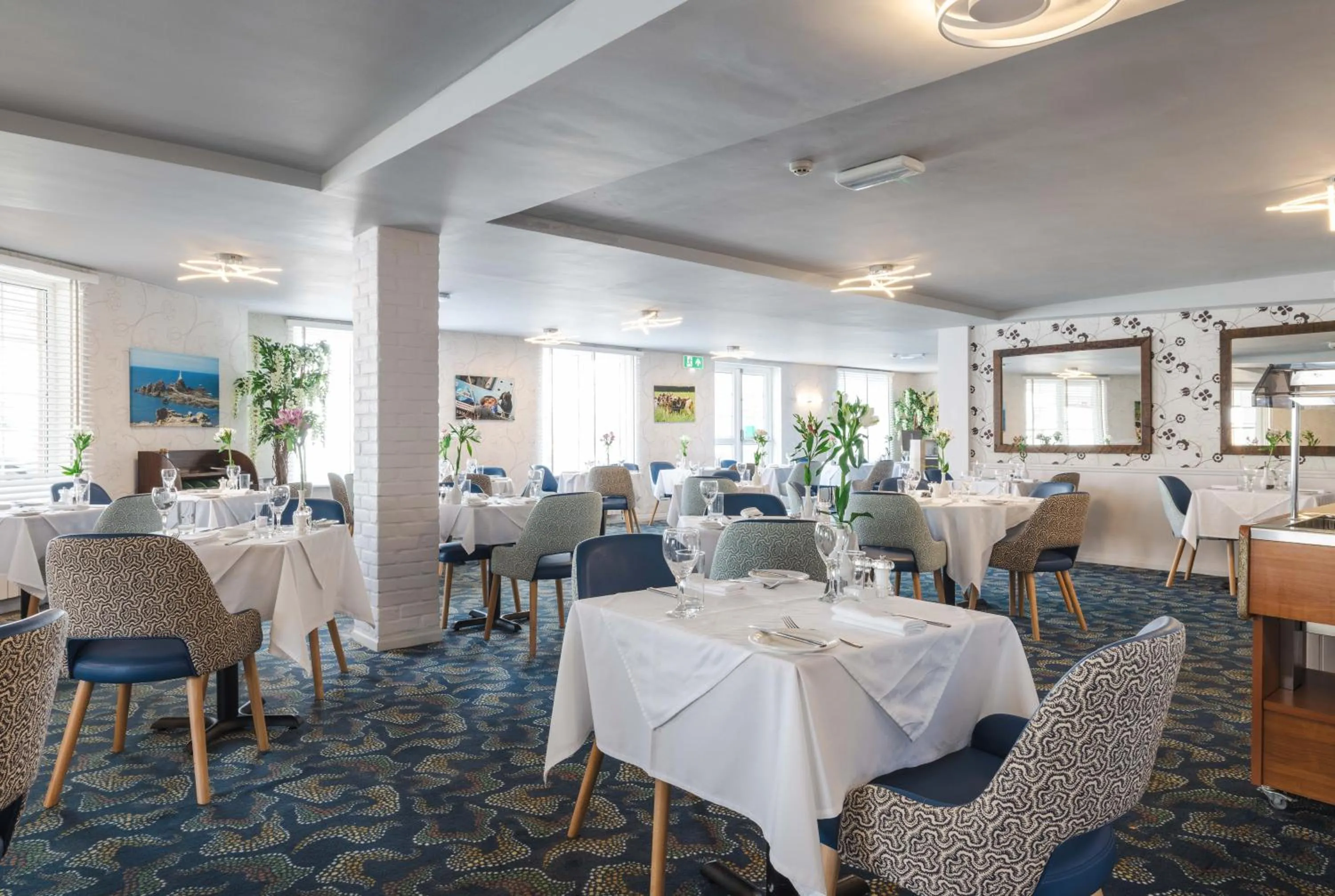 Restaurant/places to eat in Beausite Hotel