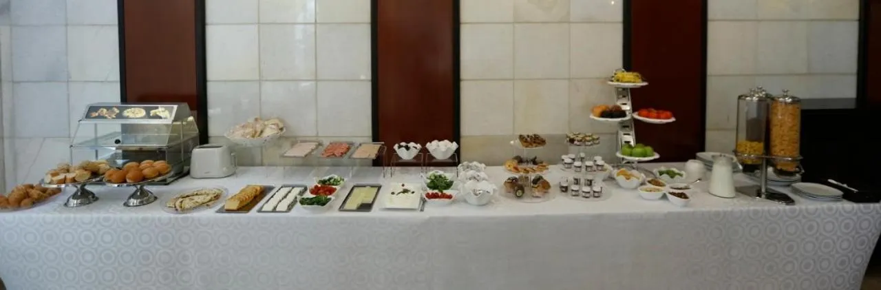 Breakfast in Eden Hotel