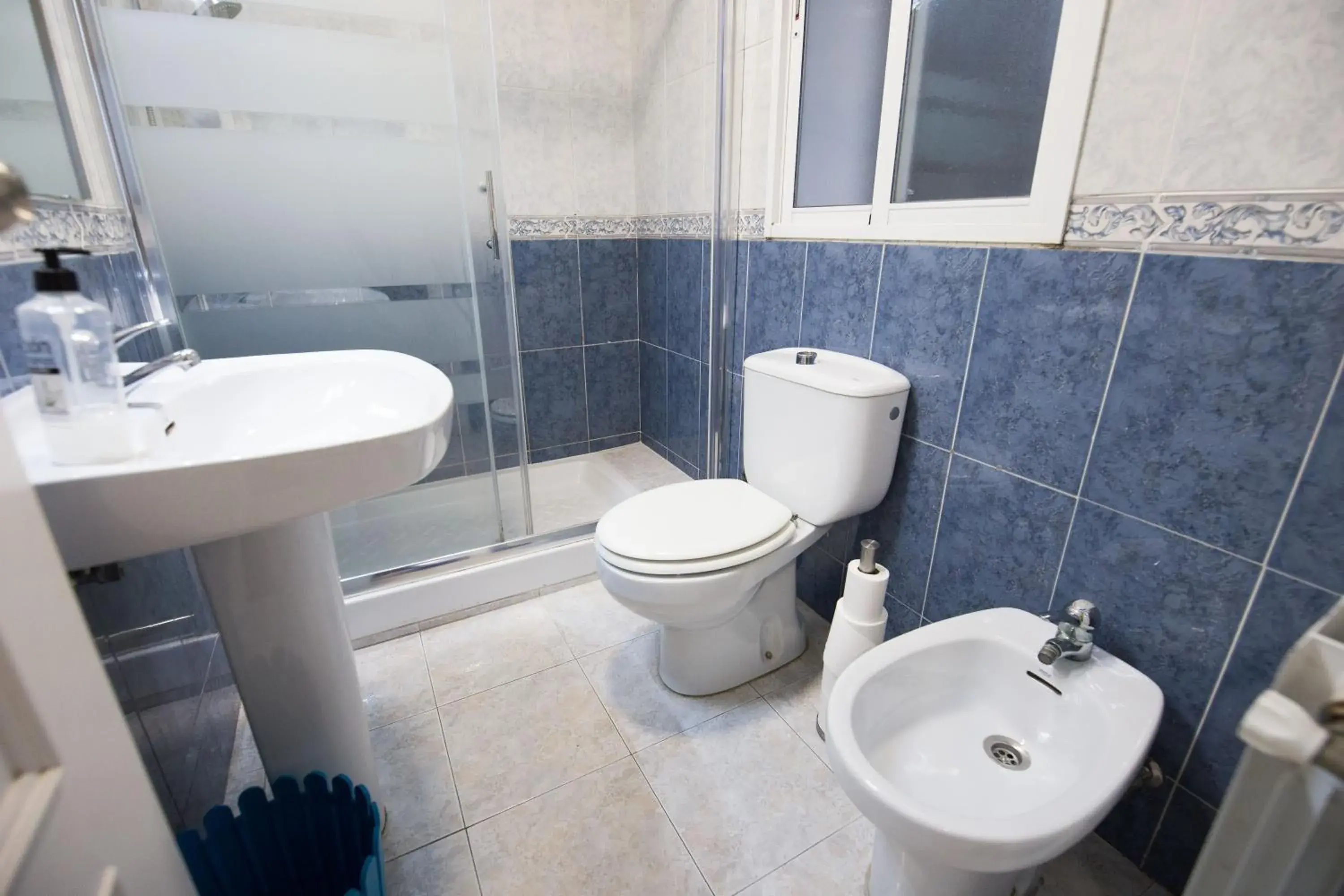 Bed in 6-Bed Mixed Dormitory Room with Private Bathroom in Oh! My Hostel Bed in 6-Bed Mixed Dormitory Room with Private Bathroom in Oh! My Hostel