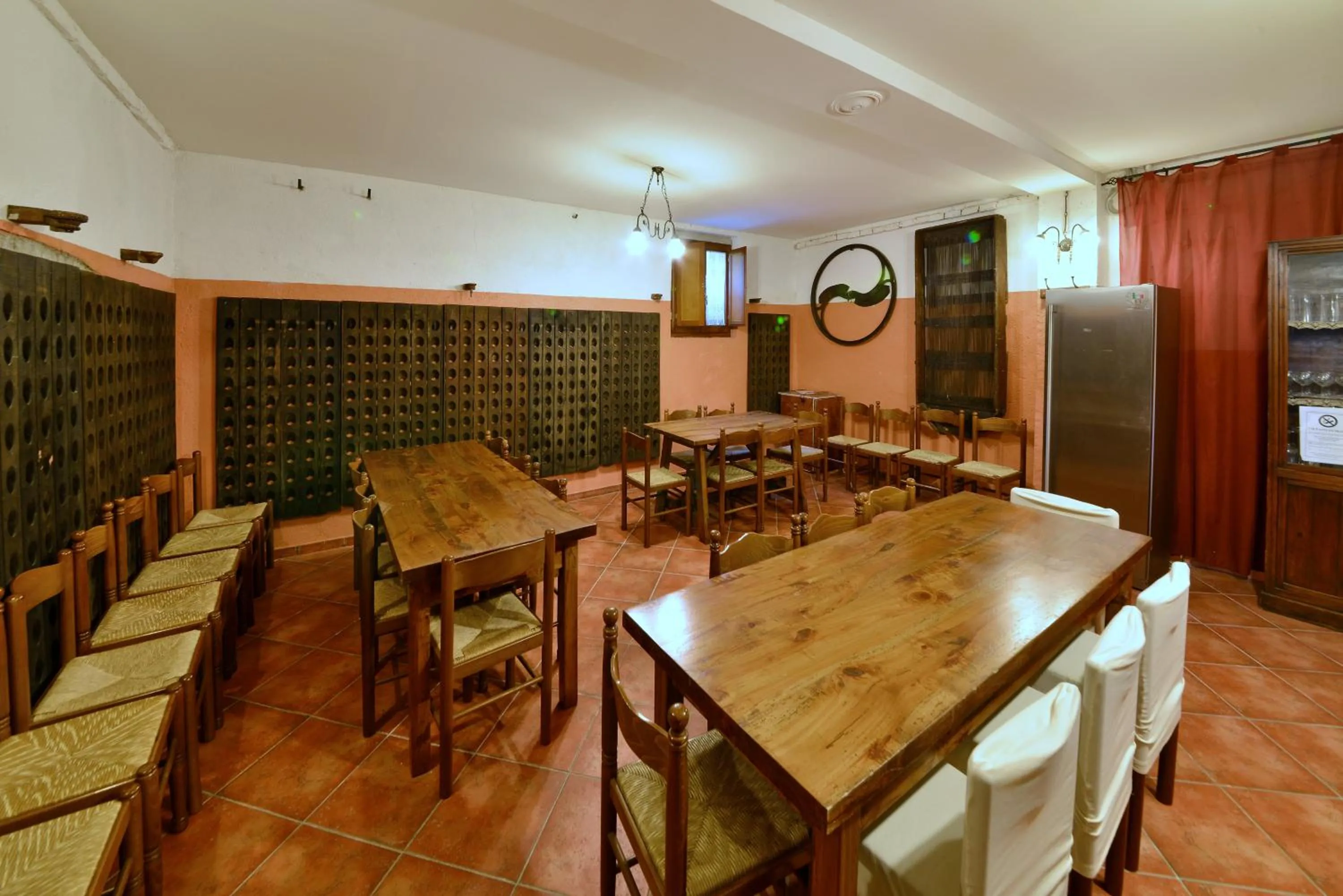 Restaurant/places to eat in Agriturismo Sasso Rosso