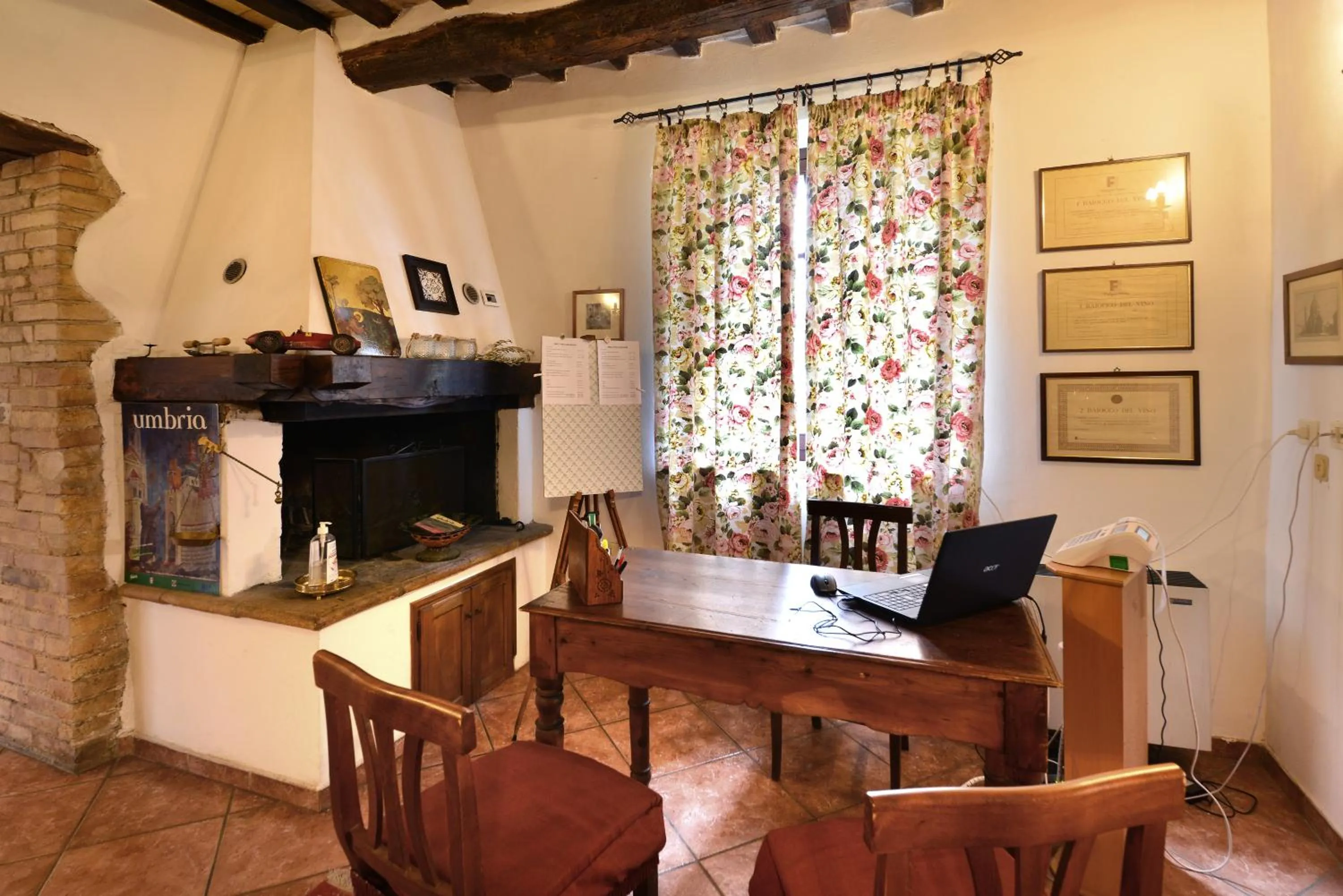 Lobby or reception in Agriturismo Sasso Rosso