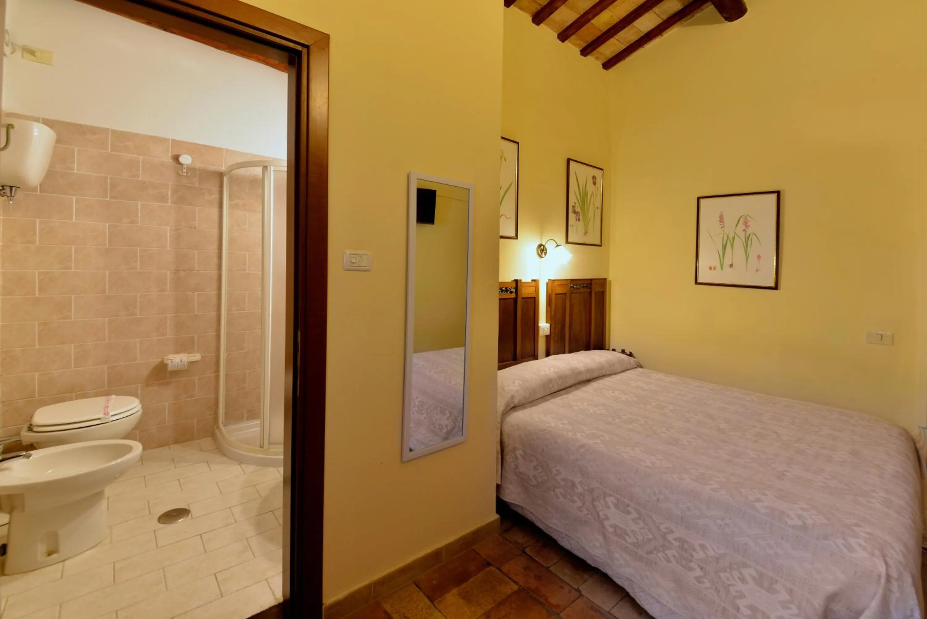 Bed in Agriturismo Sasso Rosso