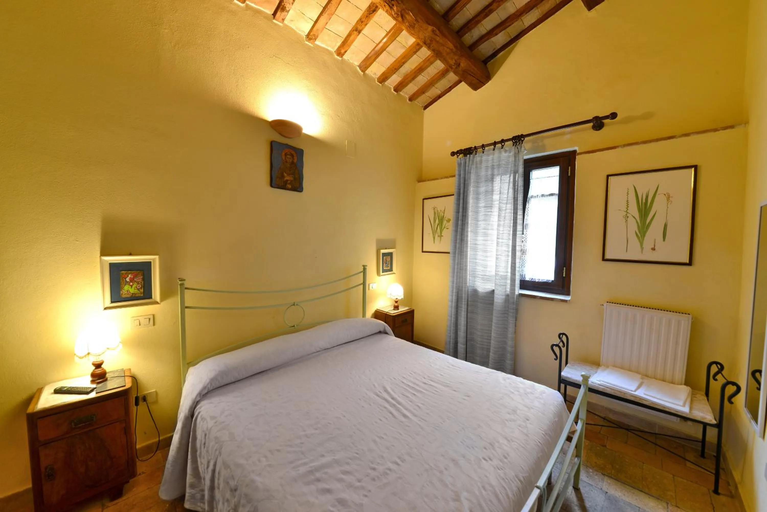 Bed in Agriturismo Sasso Rosso