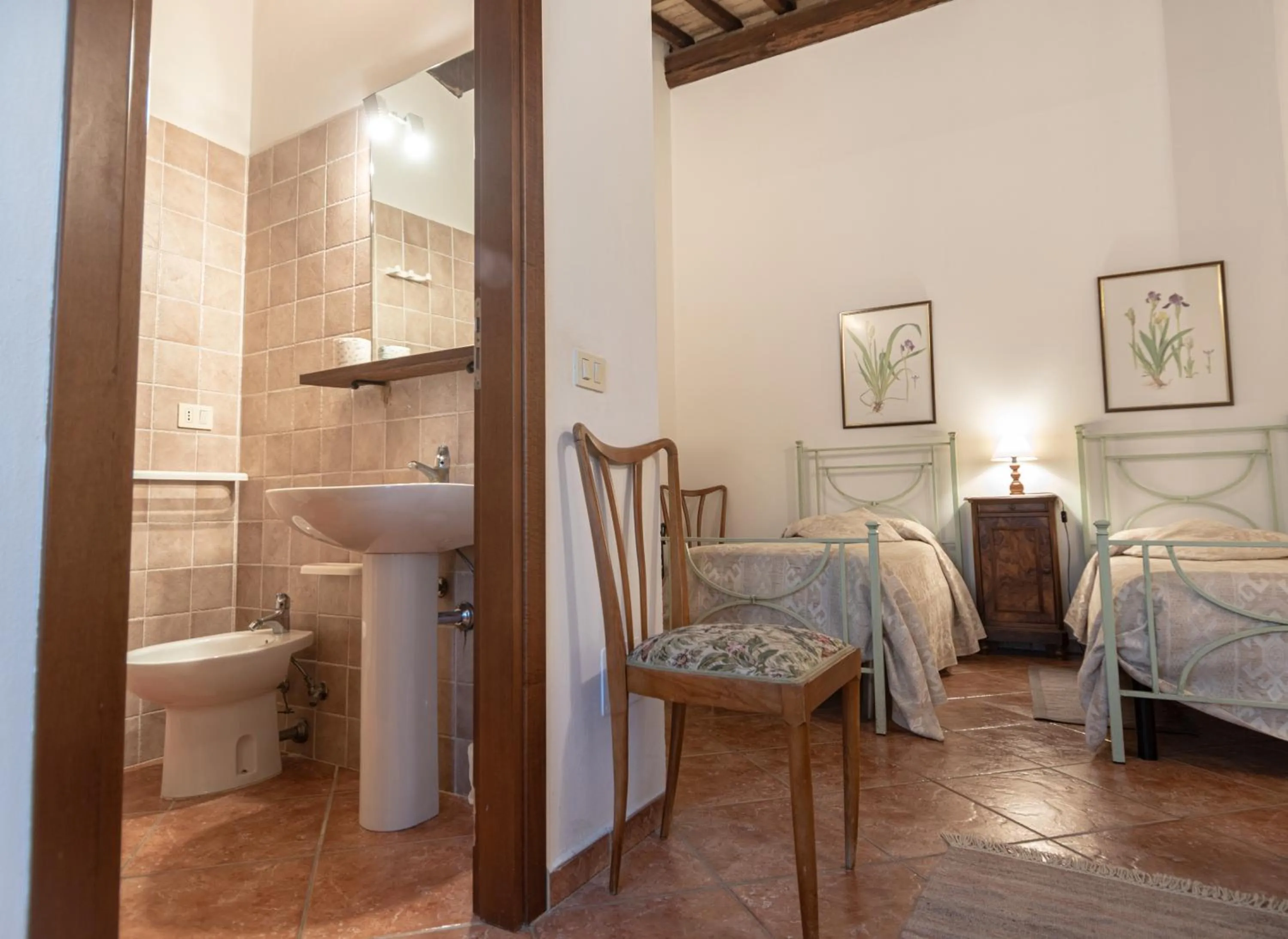 Bathroom, Bed in Agriturismo Sasso Rosso