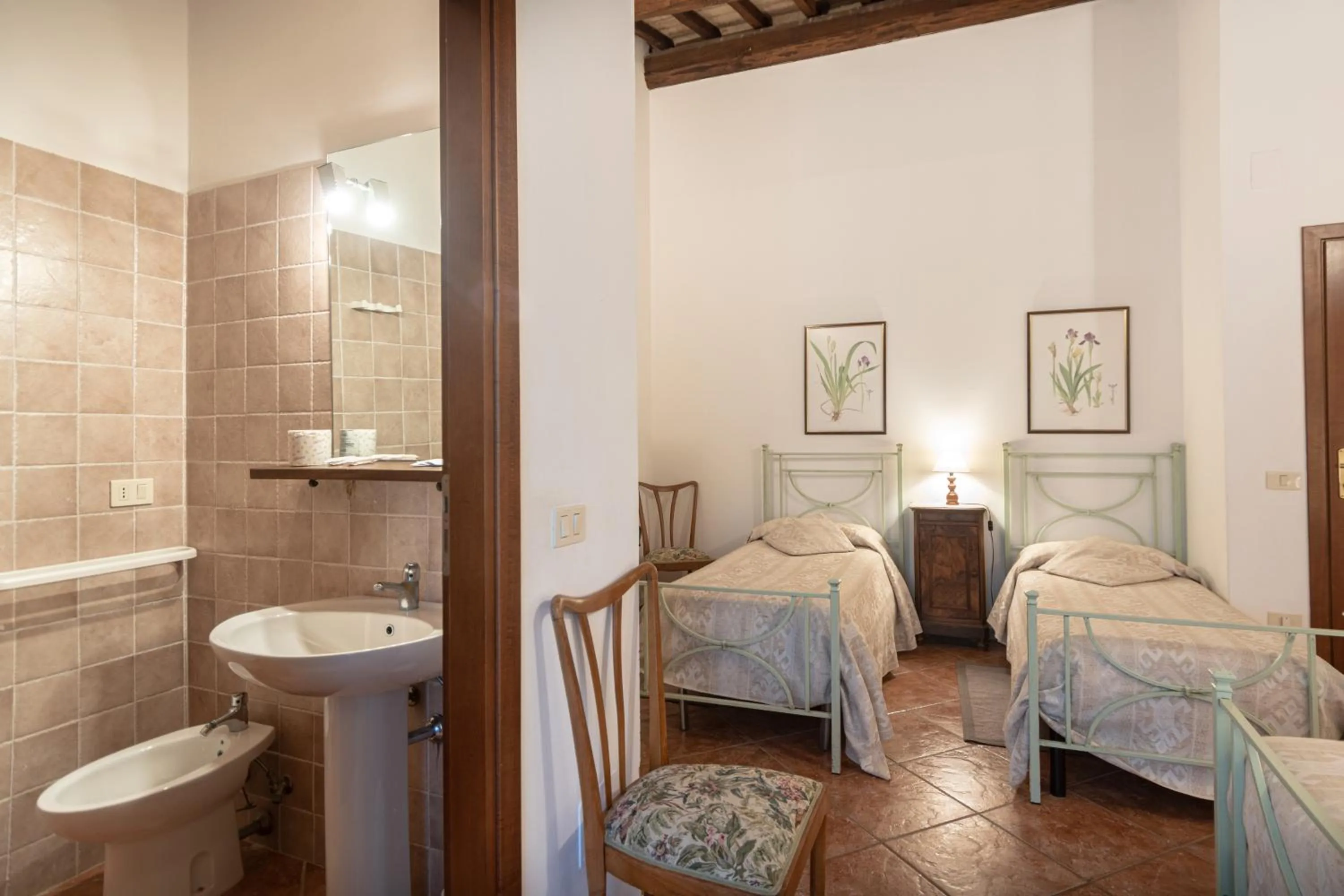 Bathroom, Bed in Agriturismo Sasso Rosso