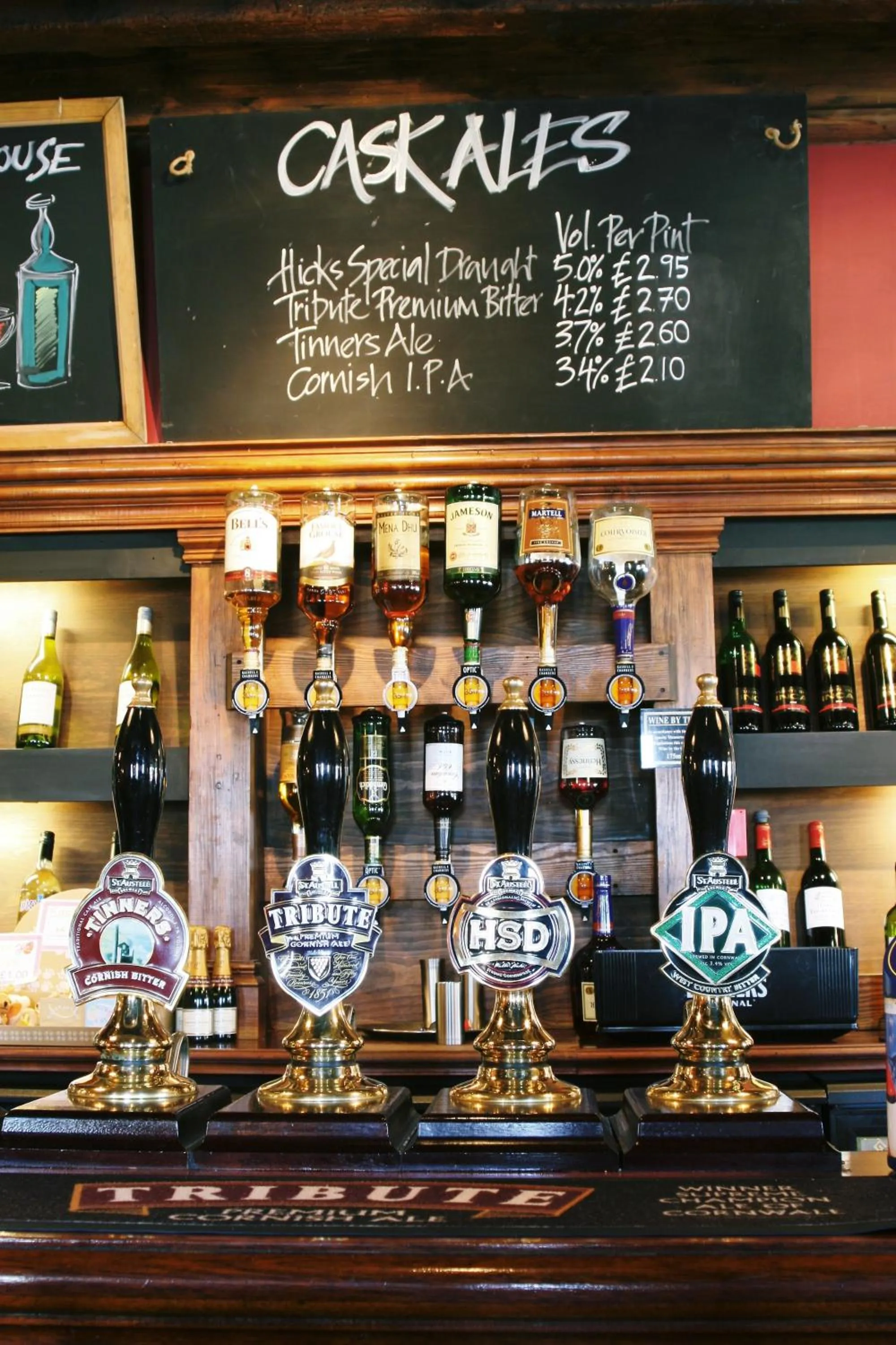 Lounge or bar in The Old Custom House