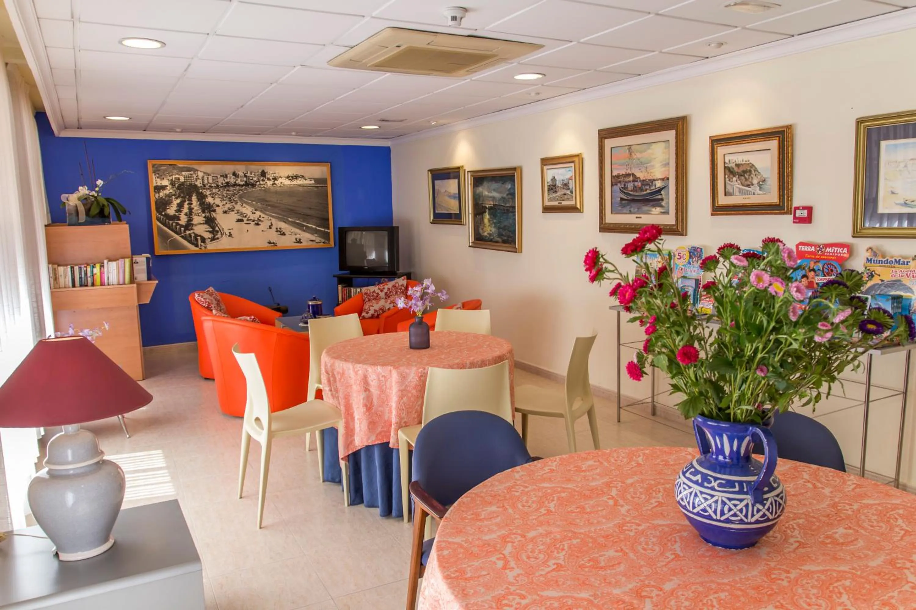 Restaurant/places to eat in Hotel Colón