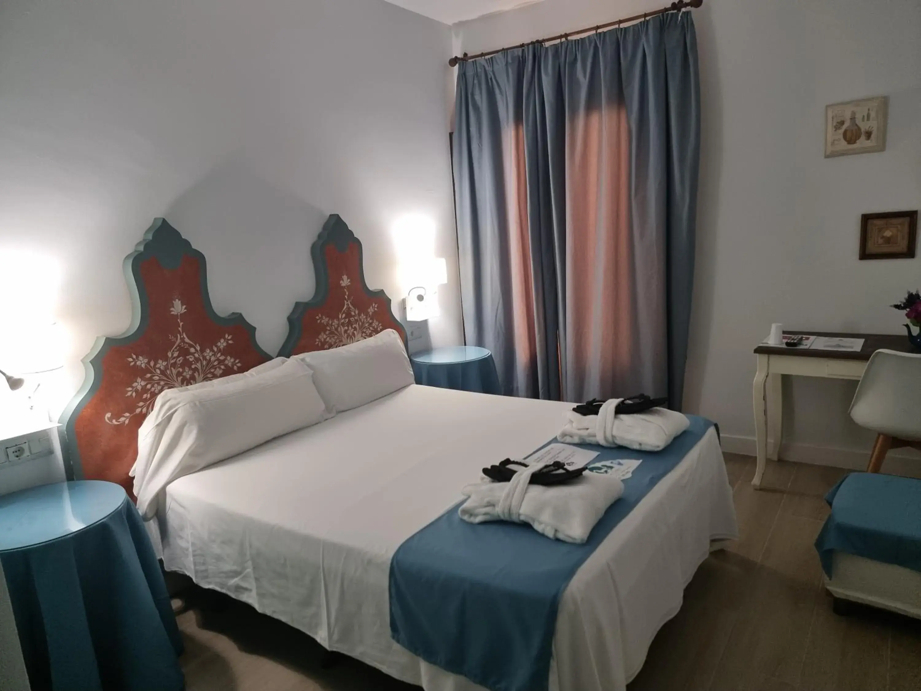 Classic Double Room with Spa Access in Hospederia Baños Arabes De Cordoba Classic Double Room with Spa Access in Hospederia Baños Arabes De Cordoba