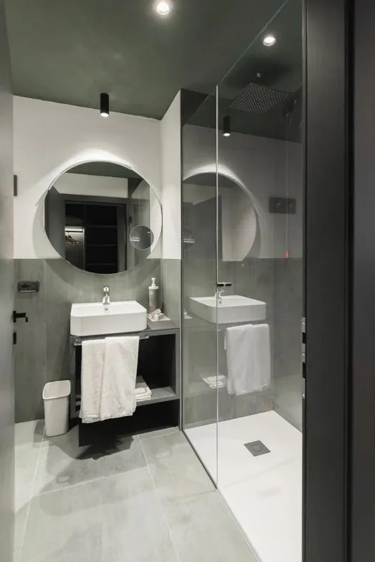 Shower in Hotel Erica