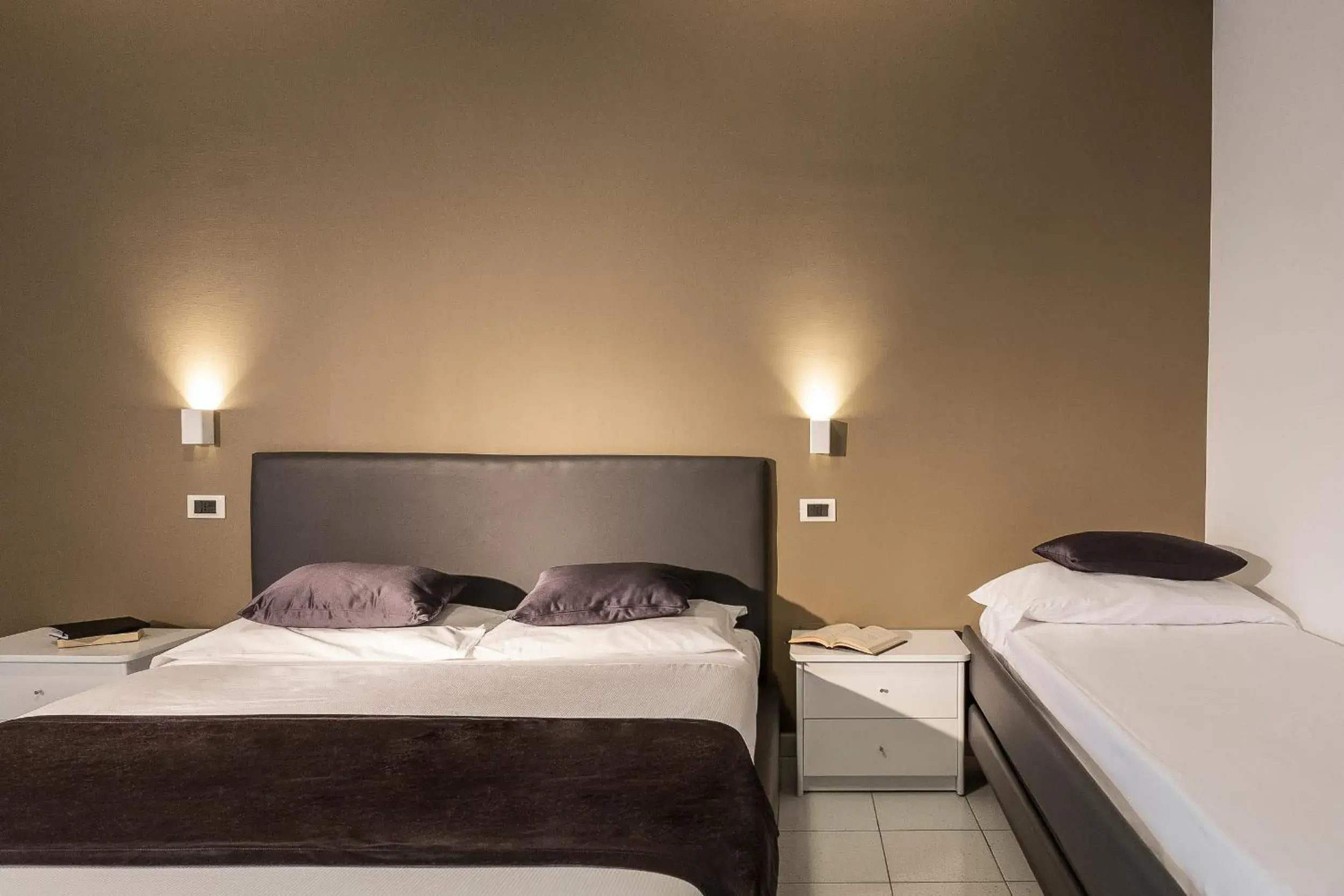 Triple Room in Hotel Mediterraneo Triple Room in Hotel Mediterraneo