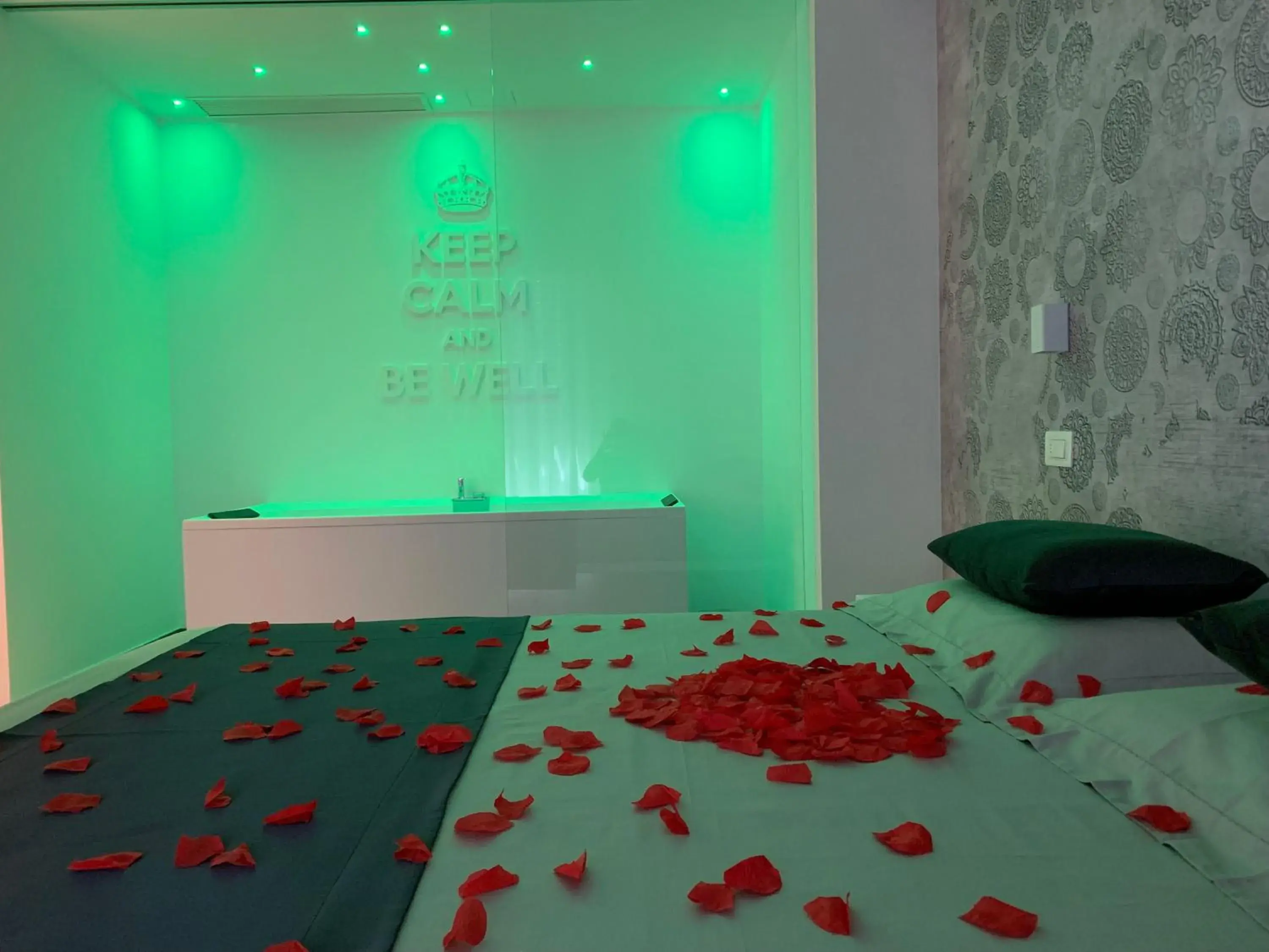 Deluxe Suite with Spa Bath in Hotel Mediterraneo Deluxe Suite with Spa Bath in Hotel Mediterraneo