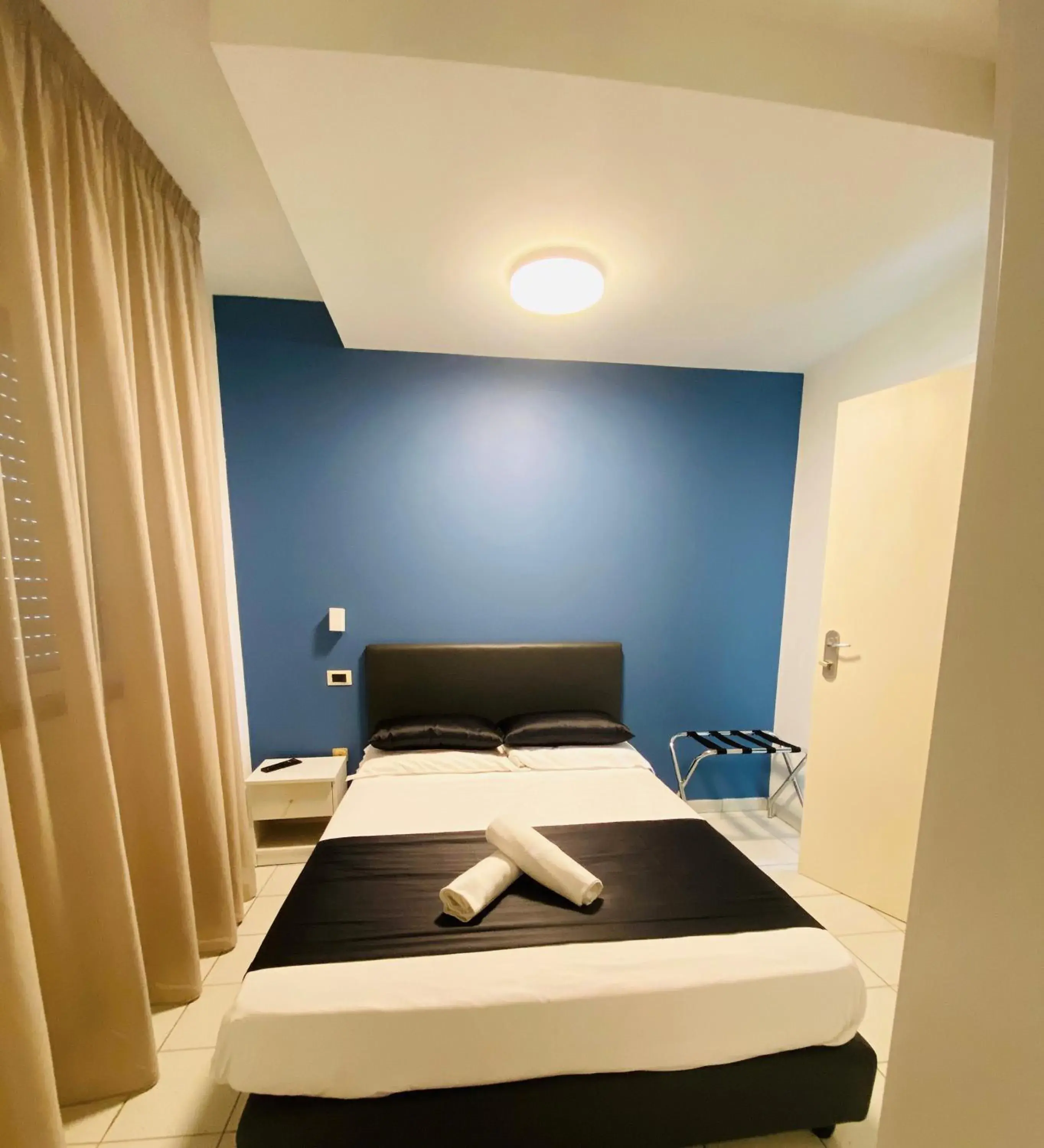 Economy Double Room - single occupancy in Hotel Mediterraneo Economy Double Room - single occupancy in Hotel Mediterraneo