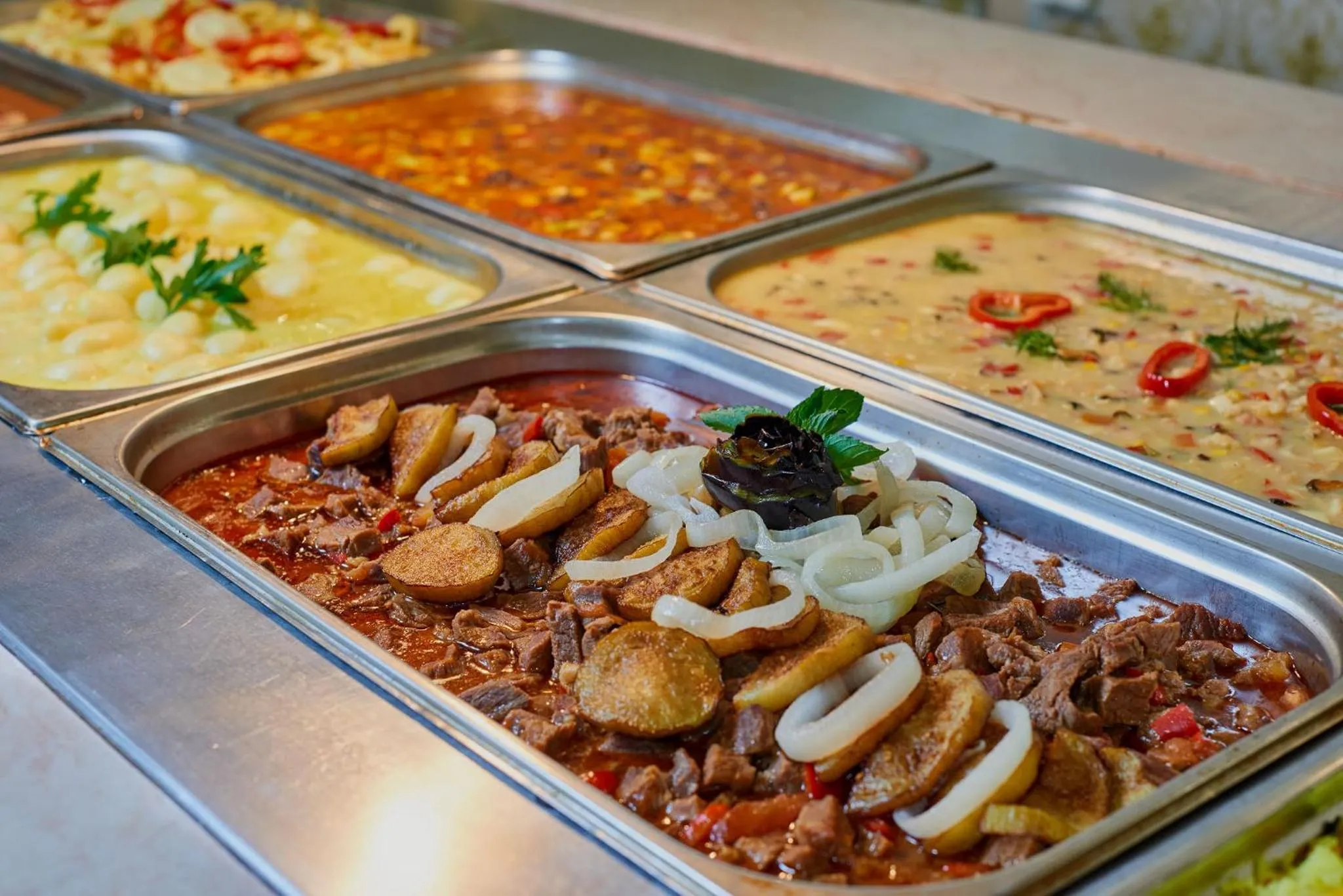 Food and drinks in Karolina Hotel