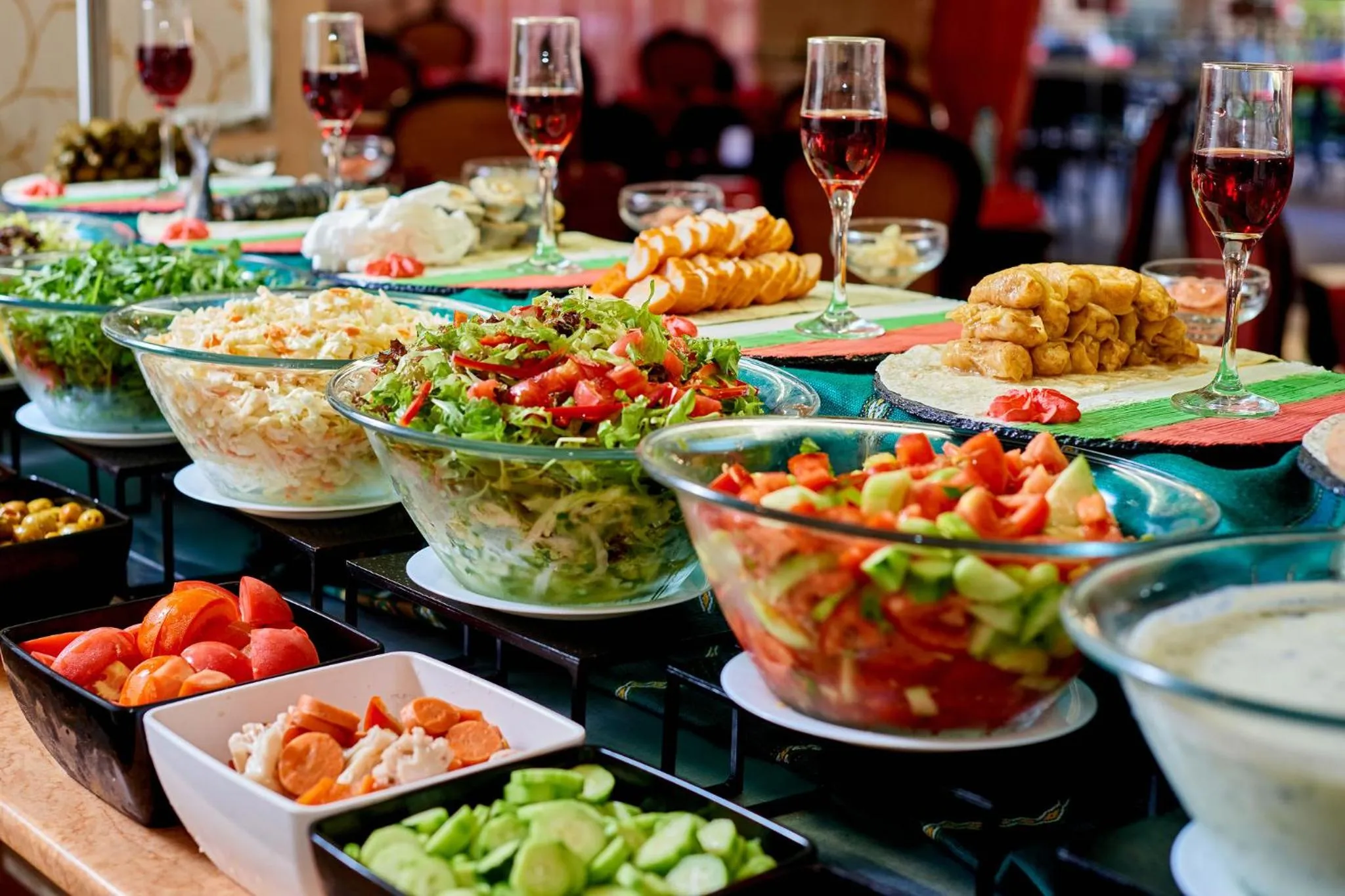 Food and drinks in Karolina Hotel