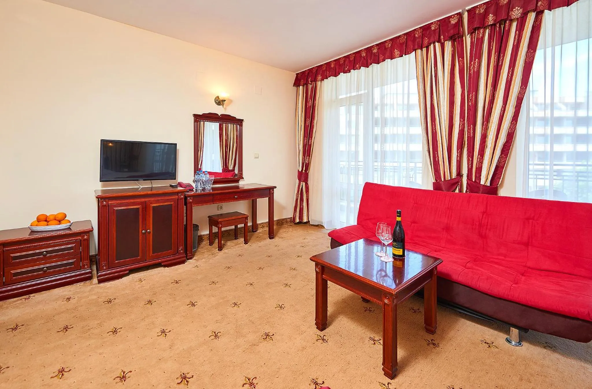 TV and multimedia in Karolina Hotel