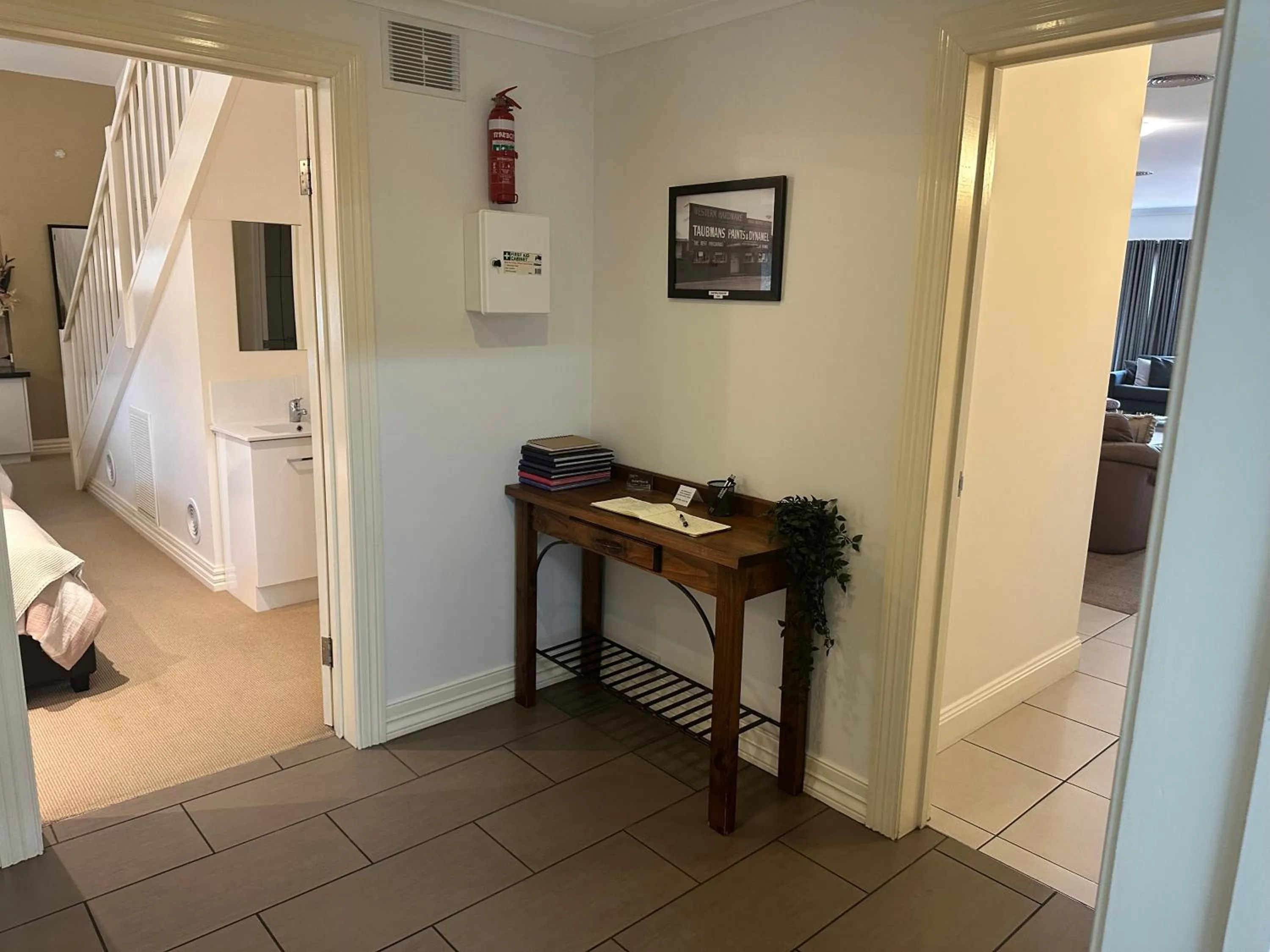 Facade/entrance in Austral Place 88 via Merri River