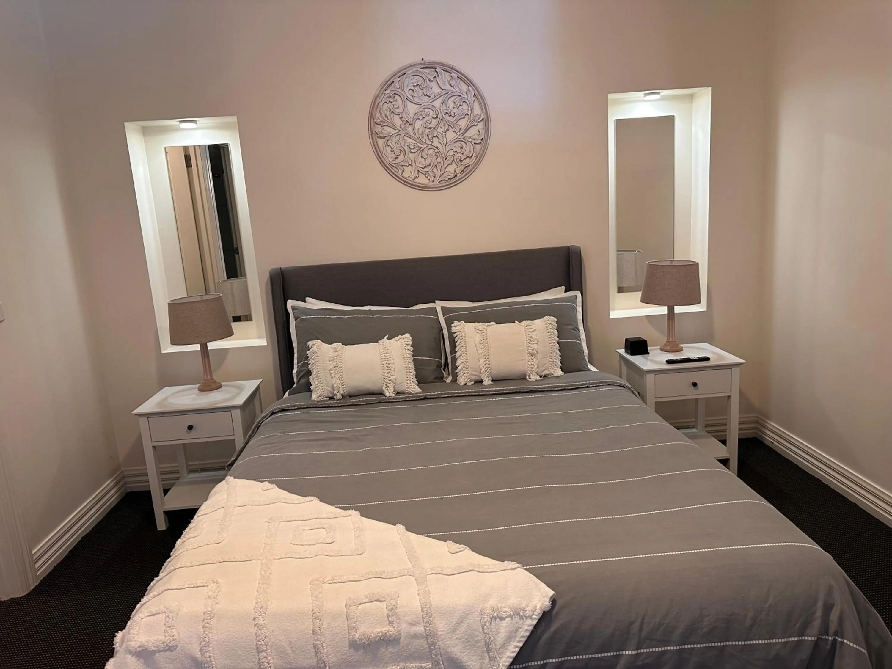 Bedroom, Bed in Austral Place 88 via Merri River