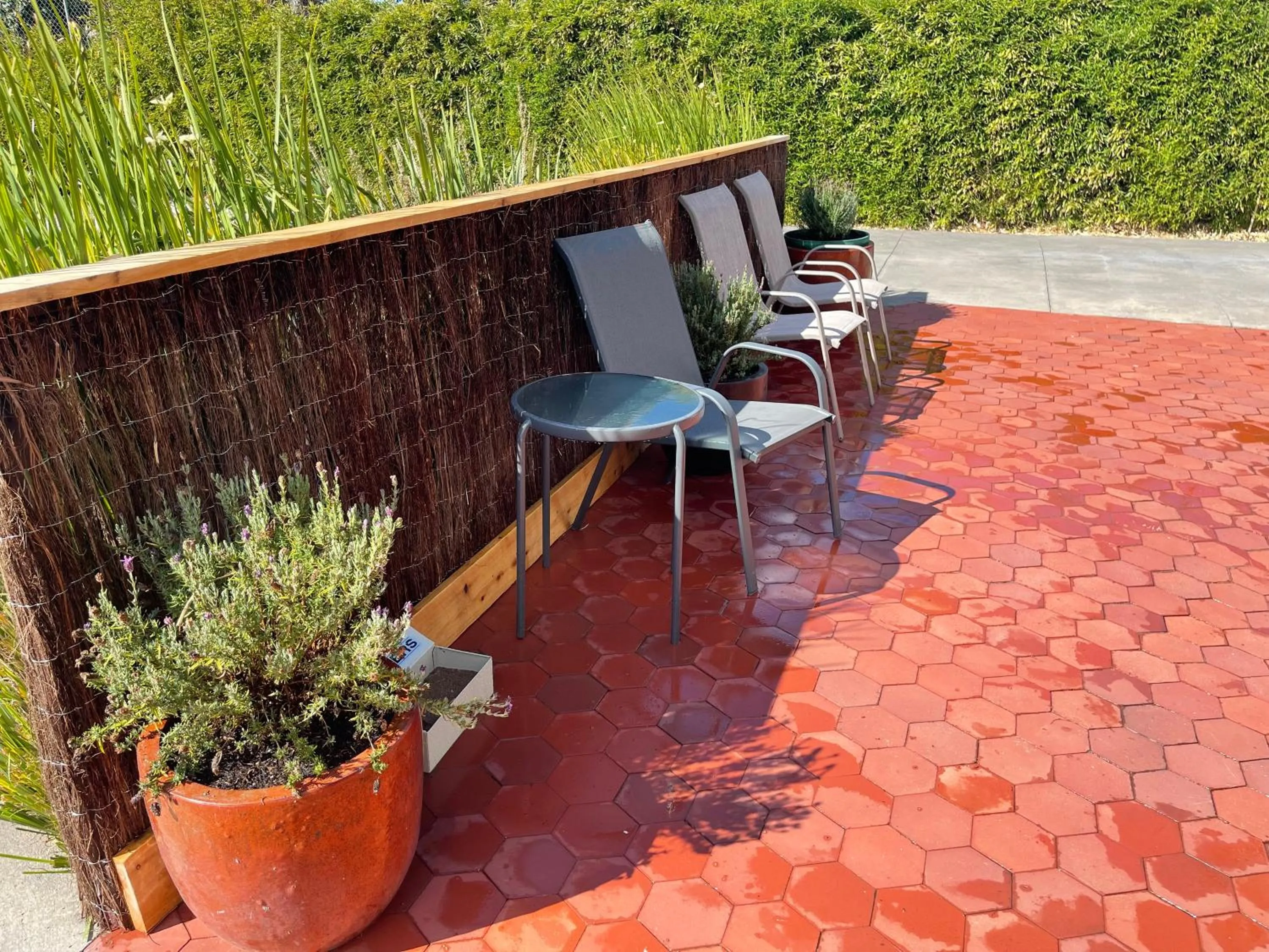 Guests in Austral Place 88 via Merri River