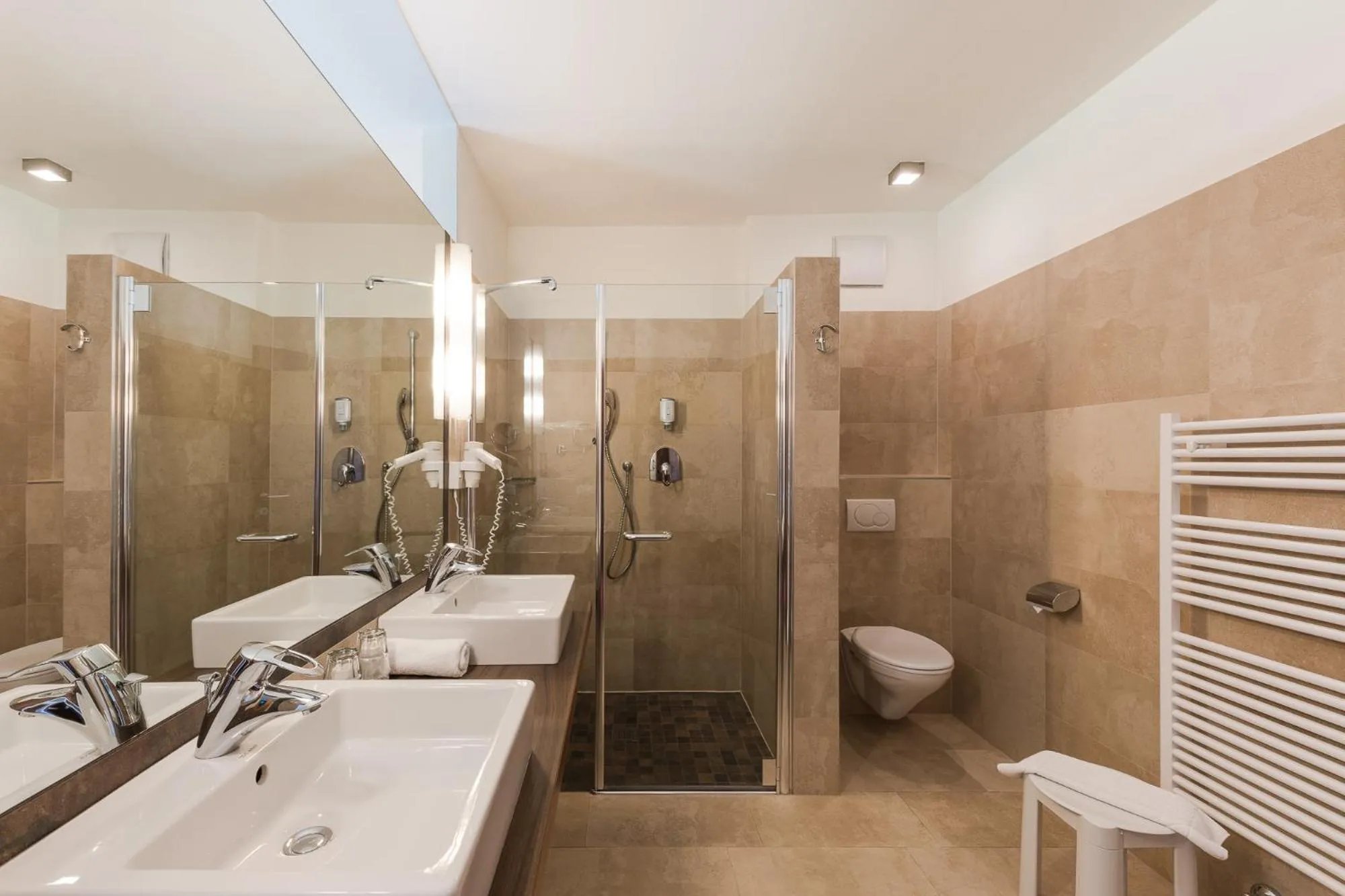 Bathroom in Hotel Mandelhof