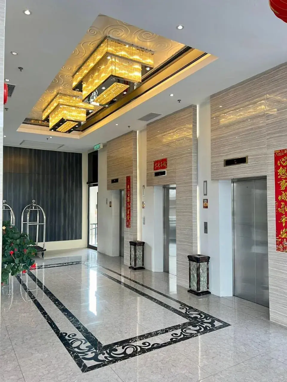 Property building in Livingston Hotel Property building in Livingston Hotel