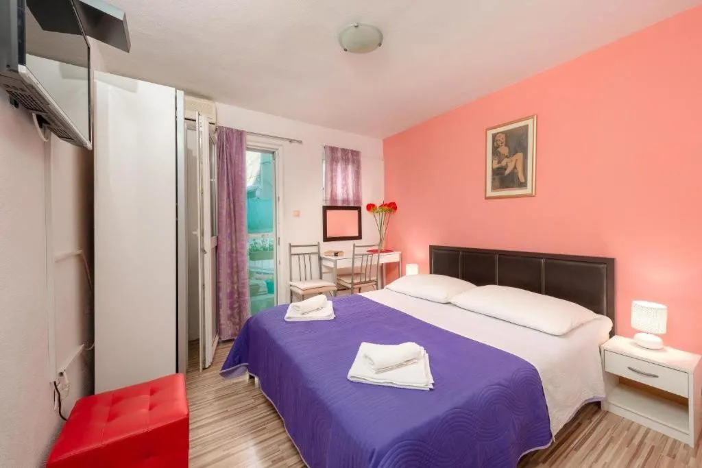 Double Room in Damira Rooms