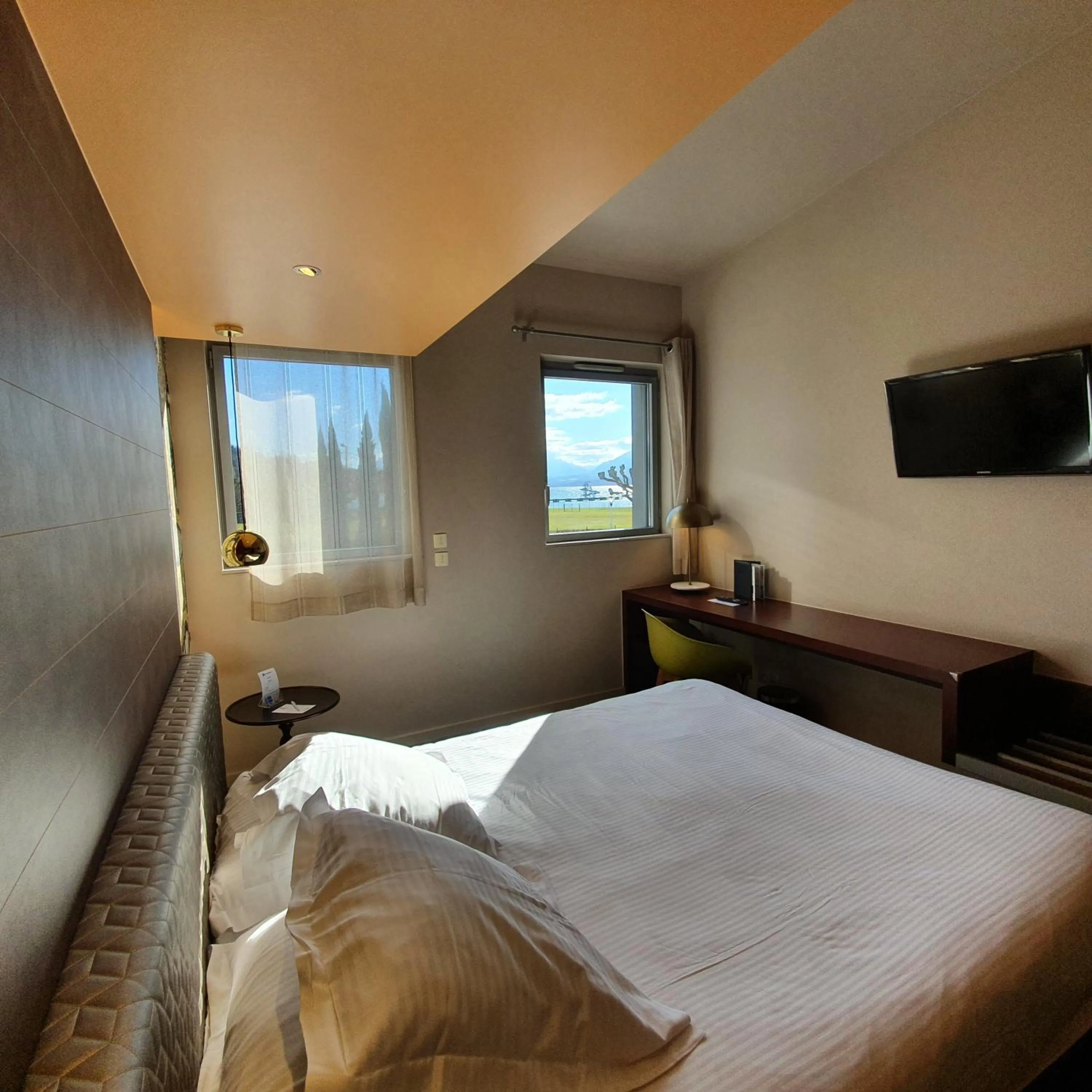 Bed in Best Western Aquakub