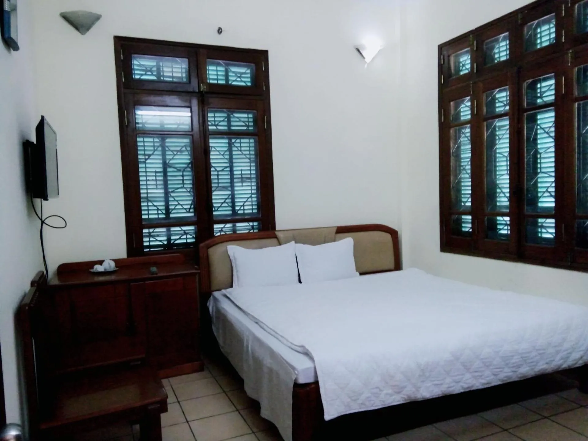 Bed in Ngoc Son Tam Dao Hotel