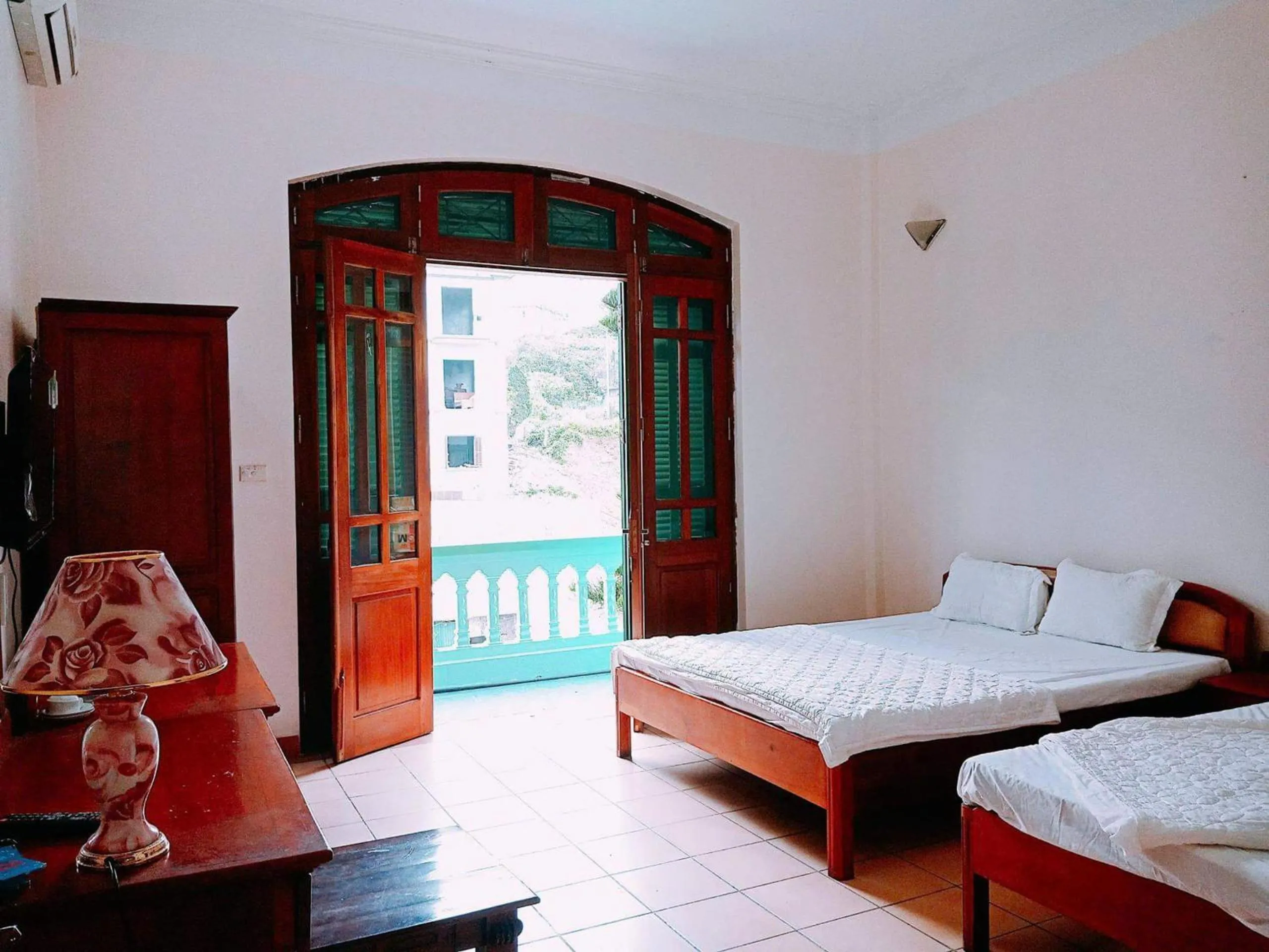 Bed in Ngoc Son Tam Dao Hotel