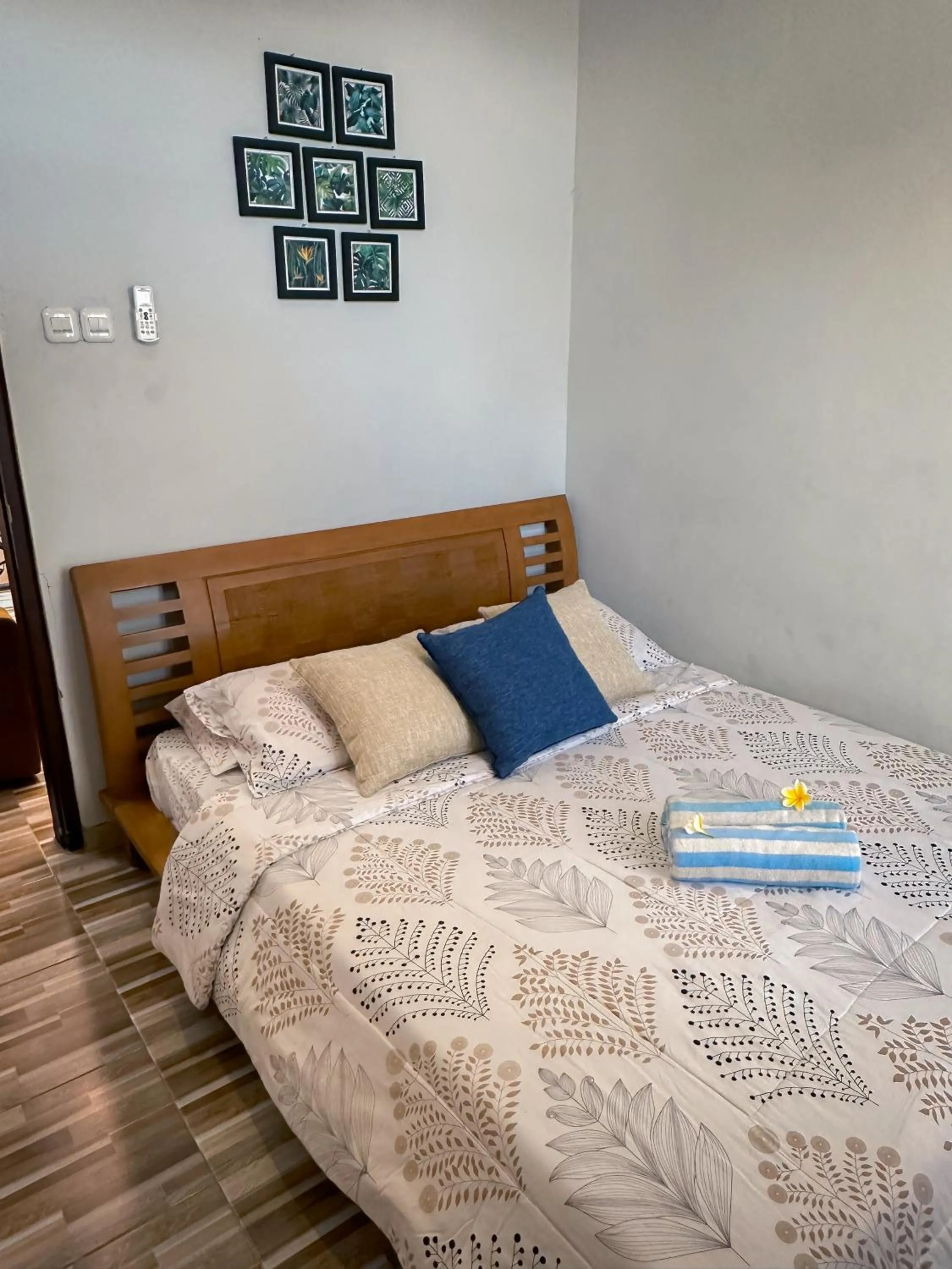 Bedroom, Bed in Hening Pool Residence