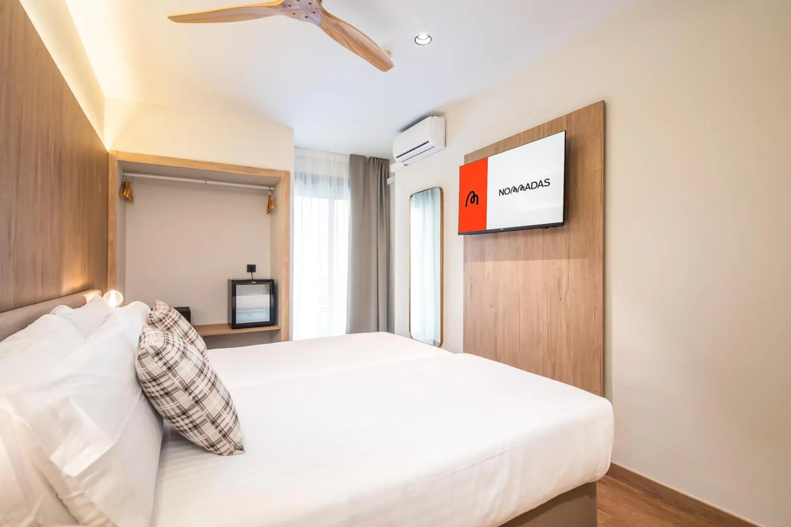 TV and multimedia, Bed in Nommadas Jero - Only Adults