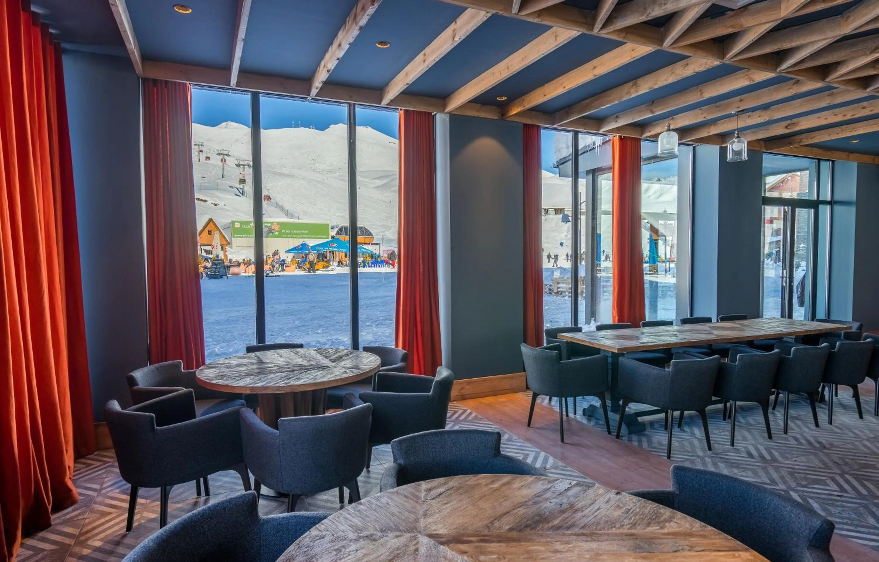 Restaurant/places to eat in Room225 - New Gudauri Suites