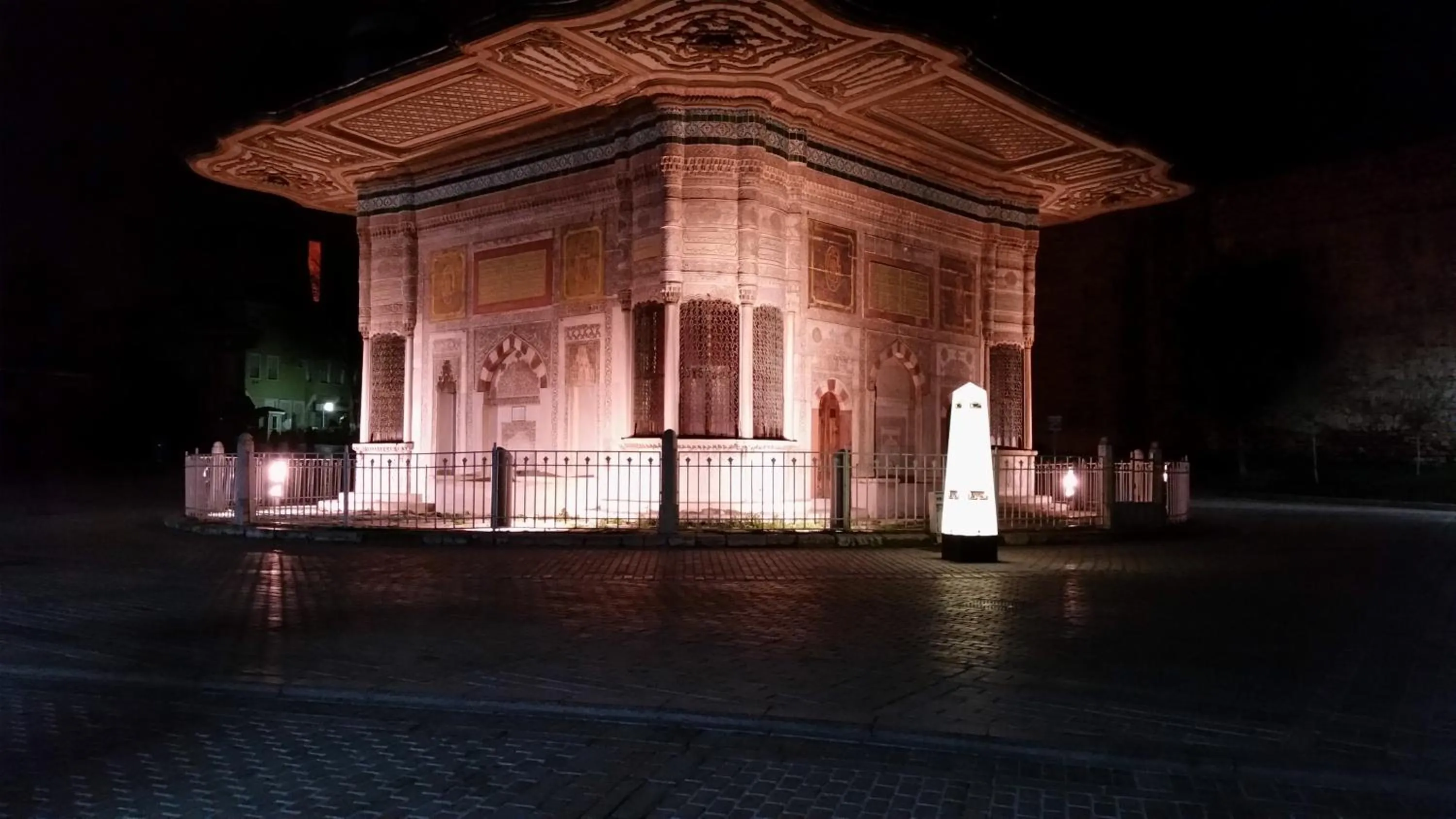 Night in Blue Tuana Hotel Old City