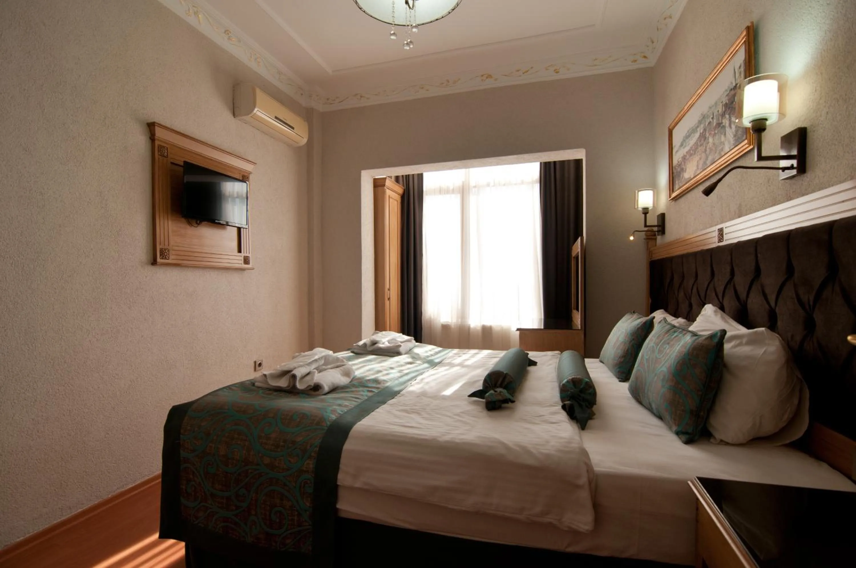 Bed in Blue Tuana Hotel Old City