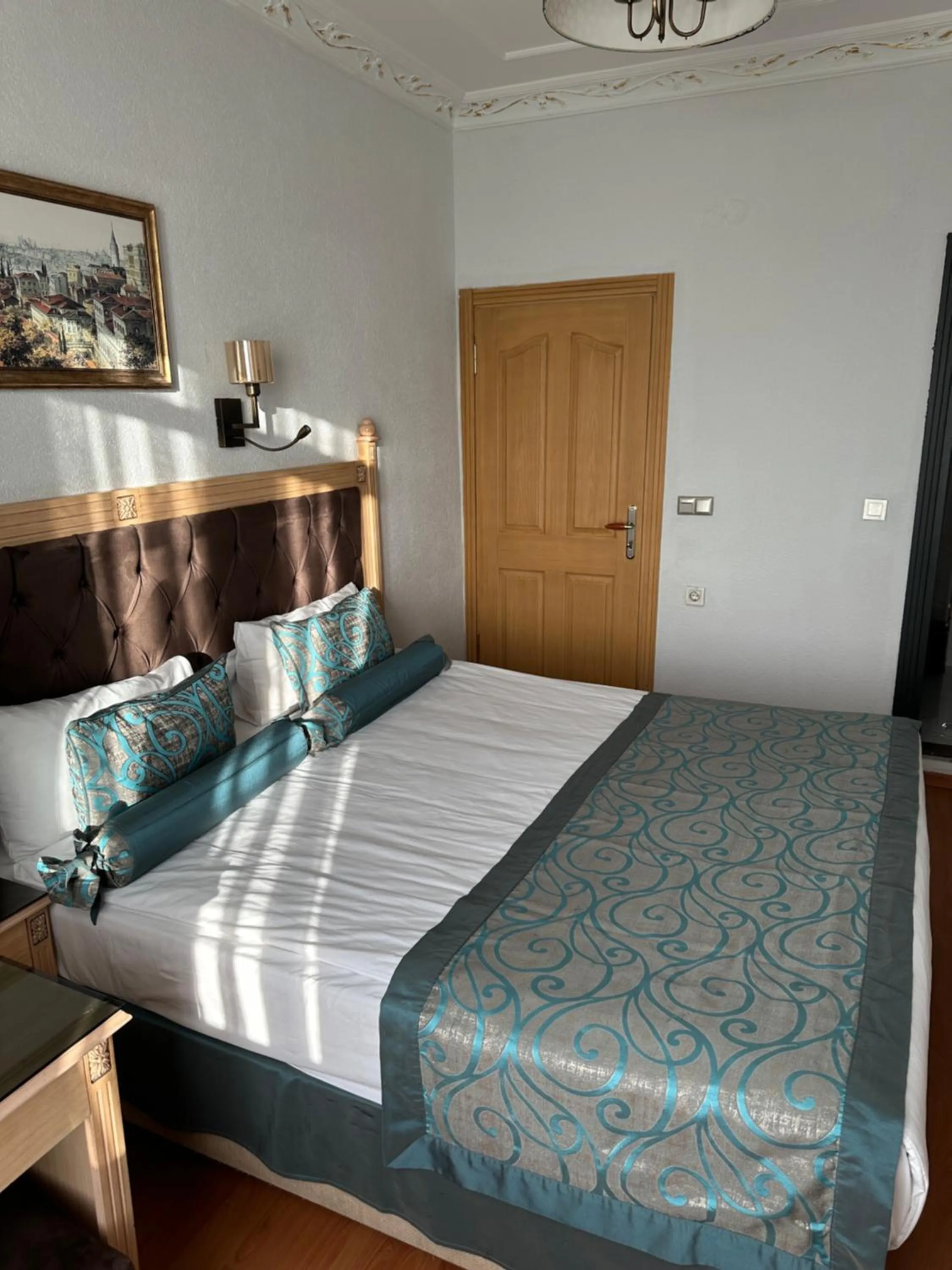 Bed in Blue Tuana Hotel Old City