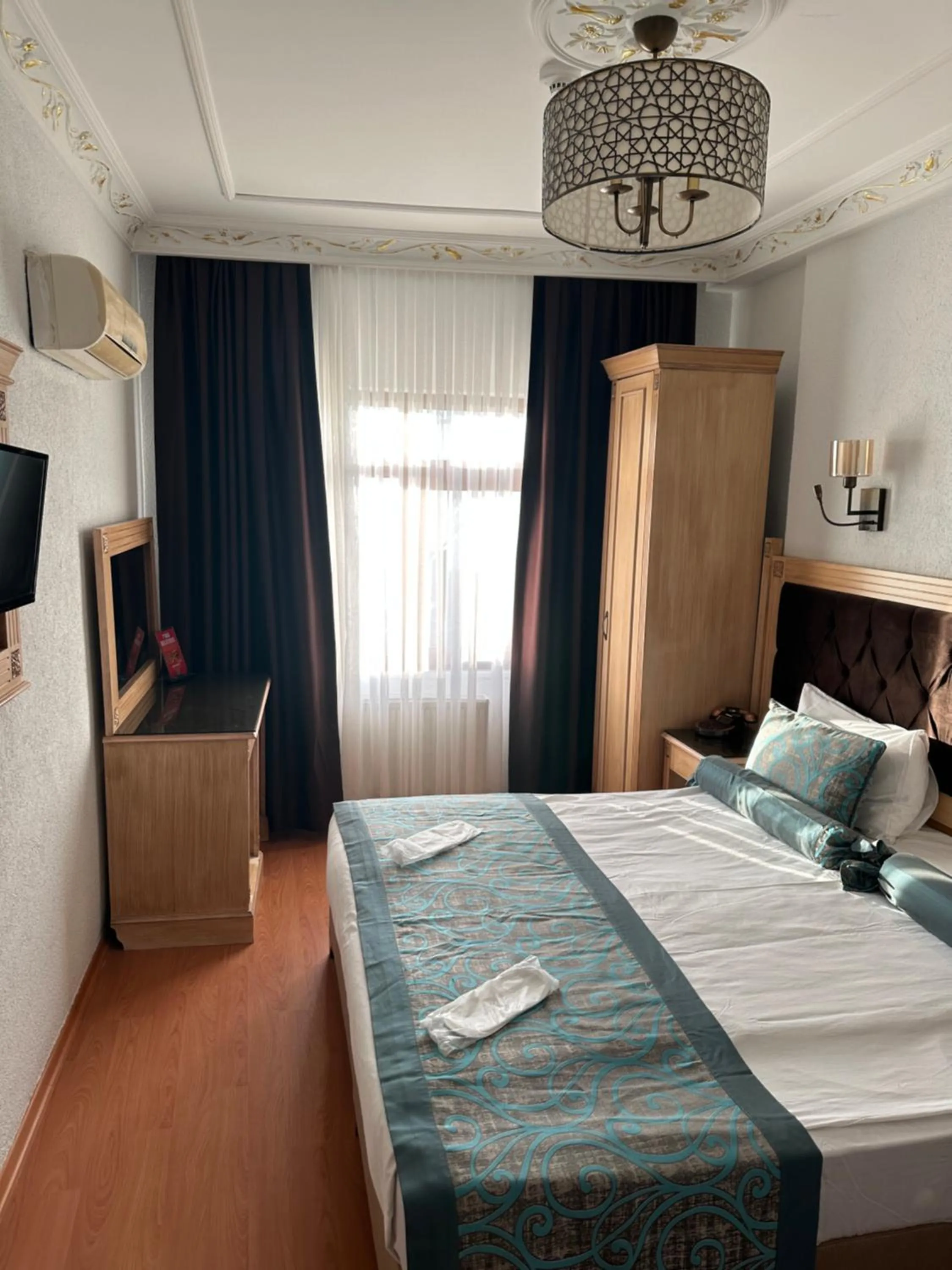 Bed in Blue Tuana Hotel Old City