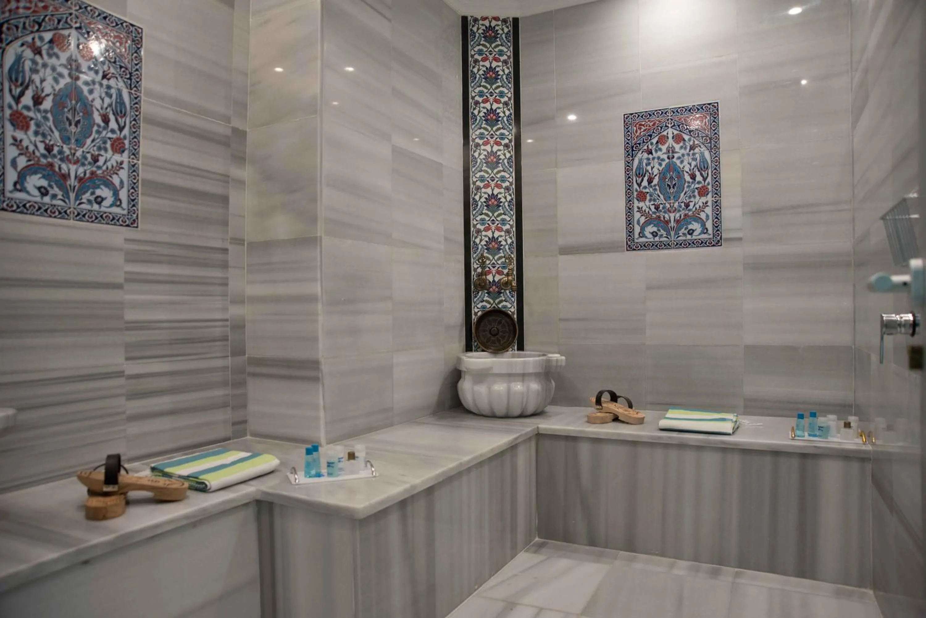 Bathroom in Blue Tuana Hotel Old City