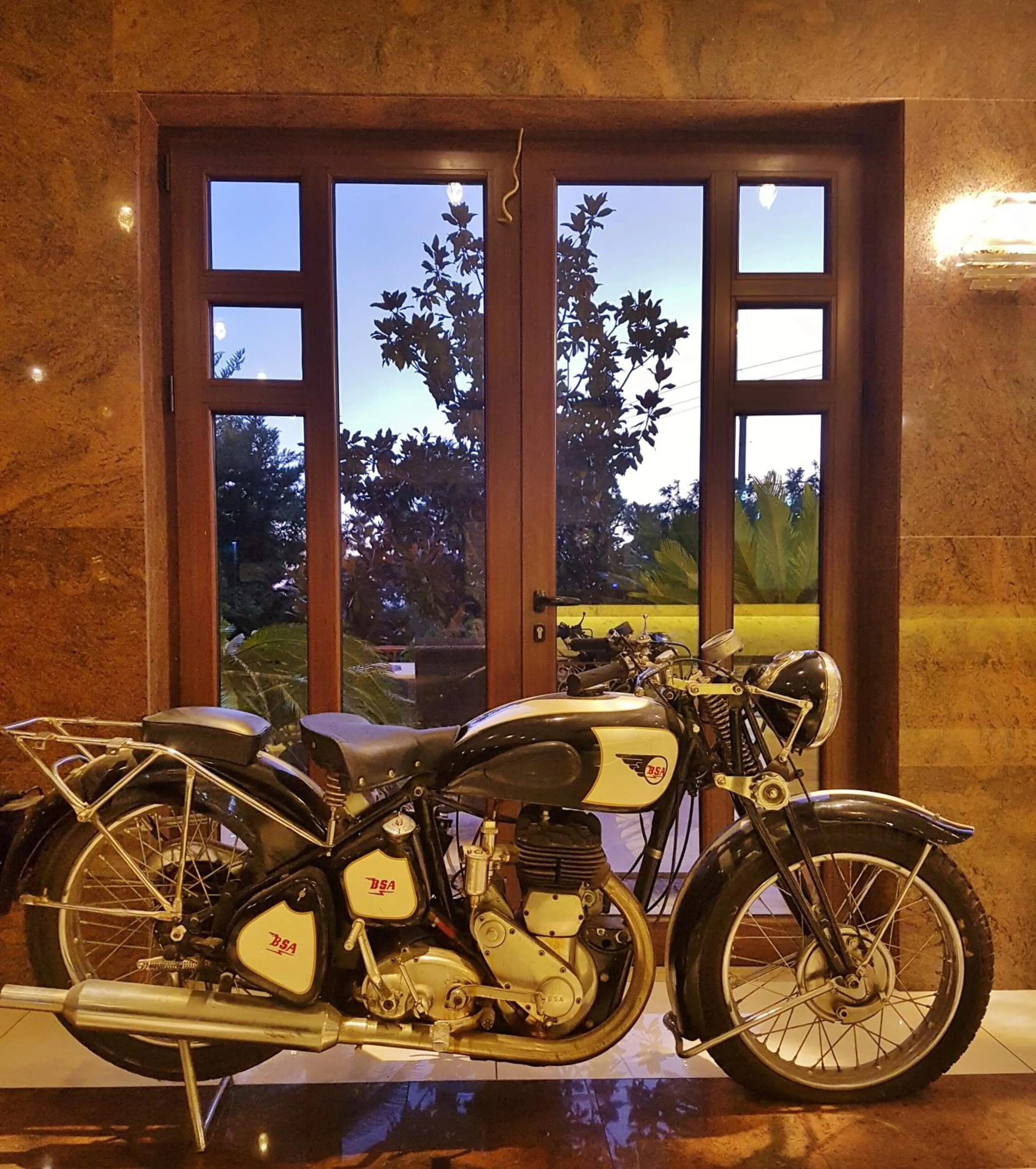 Decorative detail in Parnis Palace