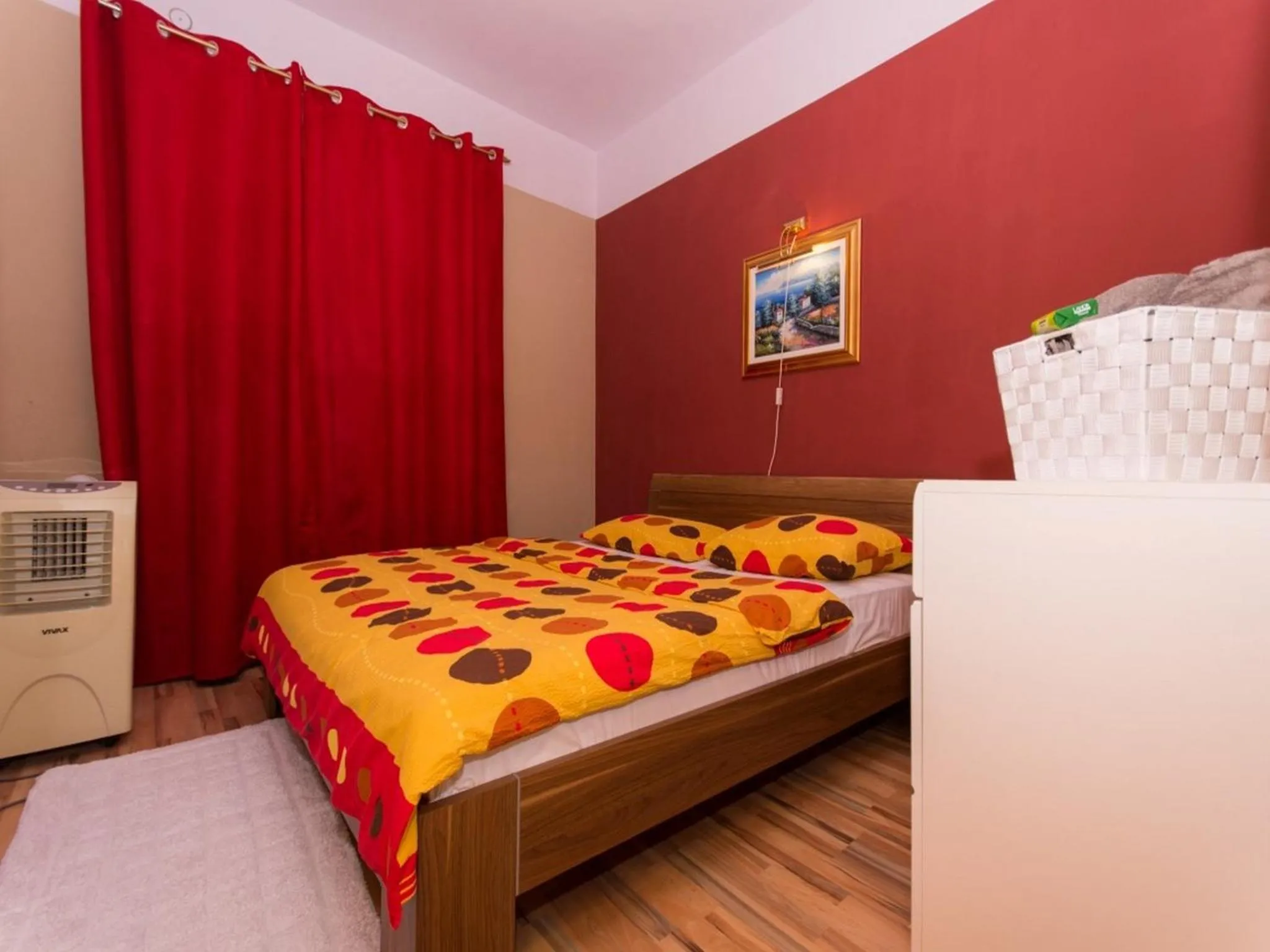 Bedroom, Bed in Villa Stil