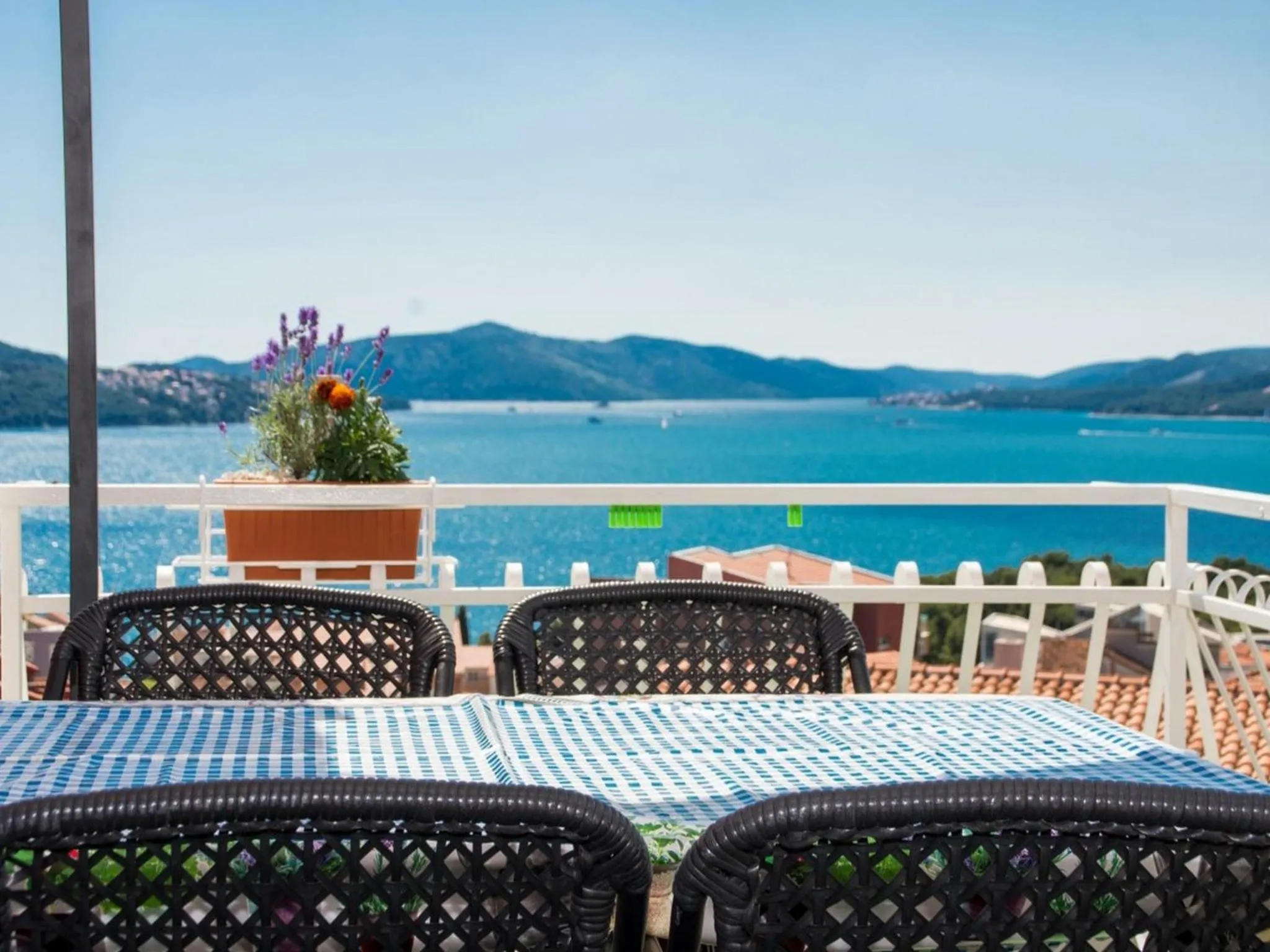 Balcony/Terrace in Villa Stil
