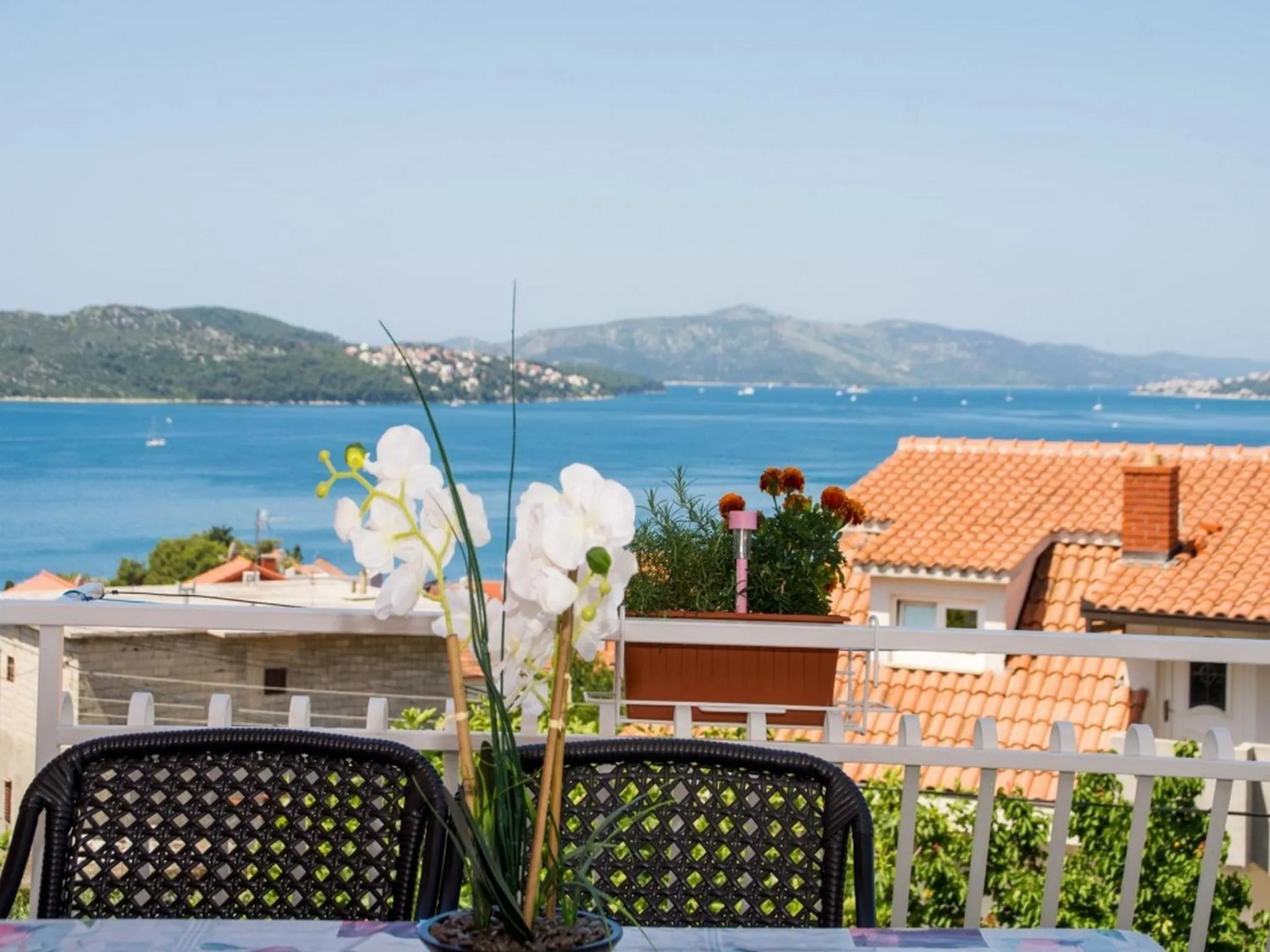 Balcony/Terrace in Villa Stil