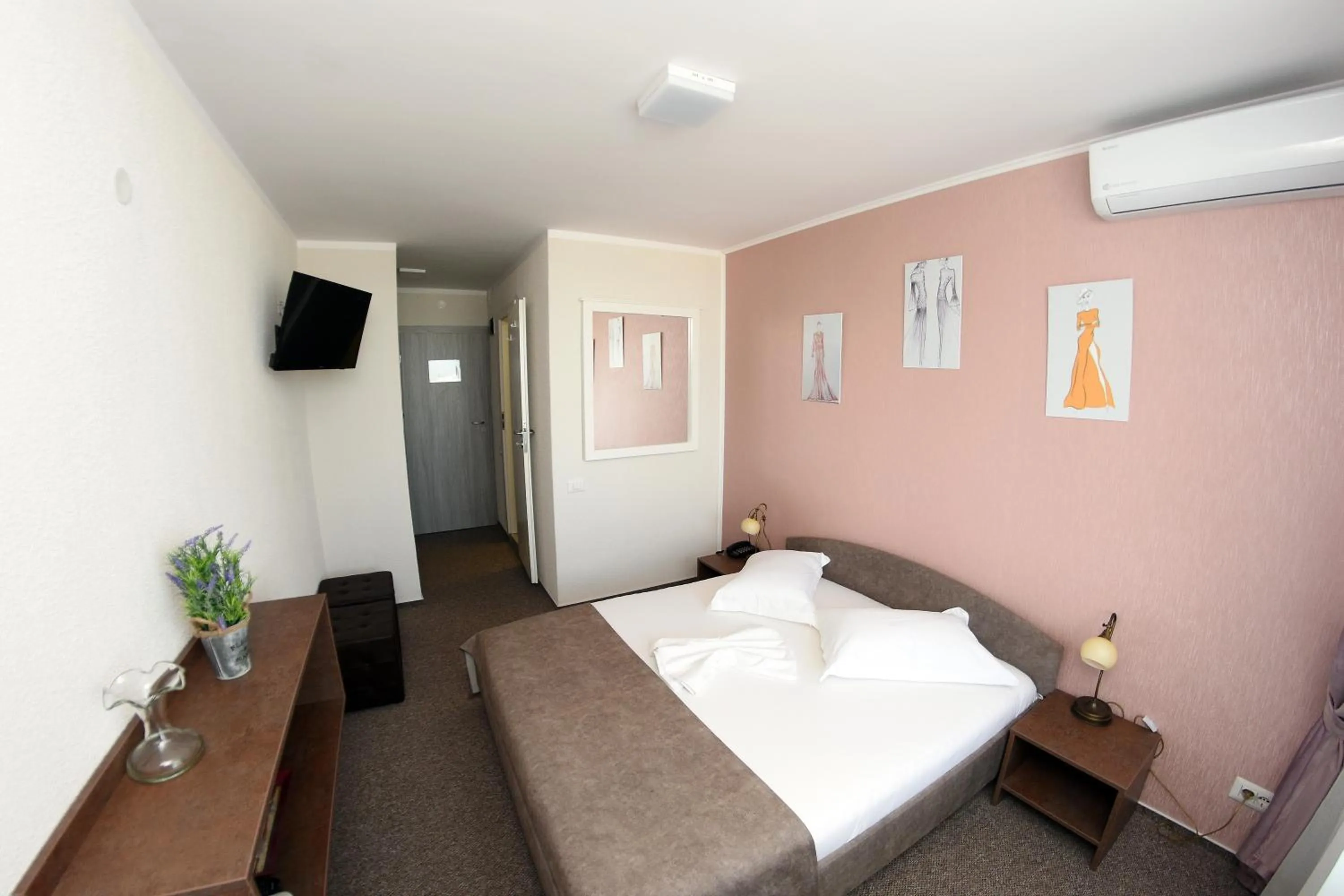 Bed in Hotel Victoria