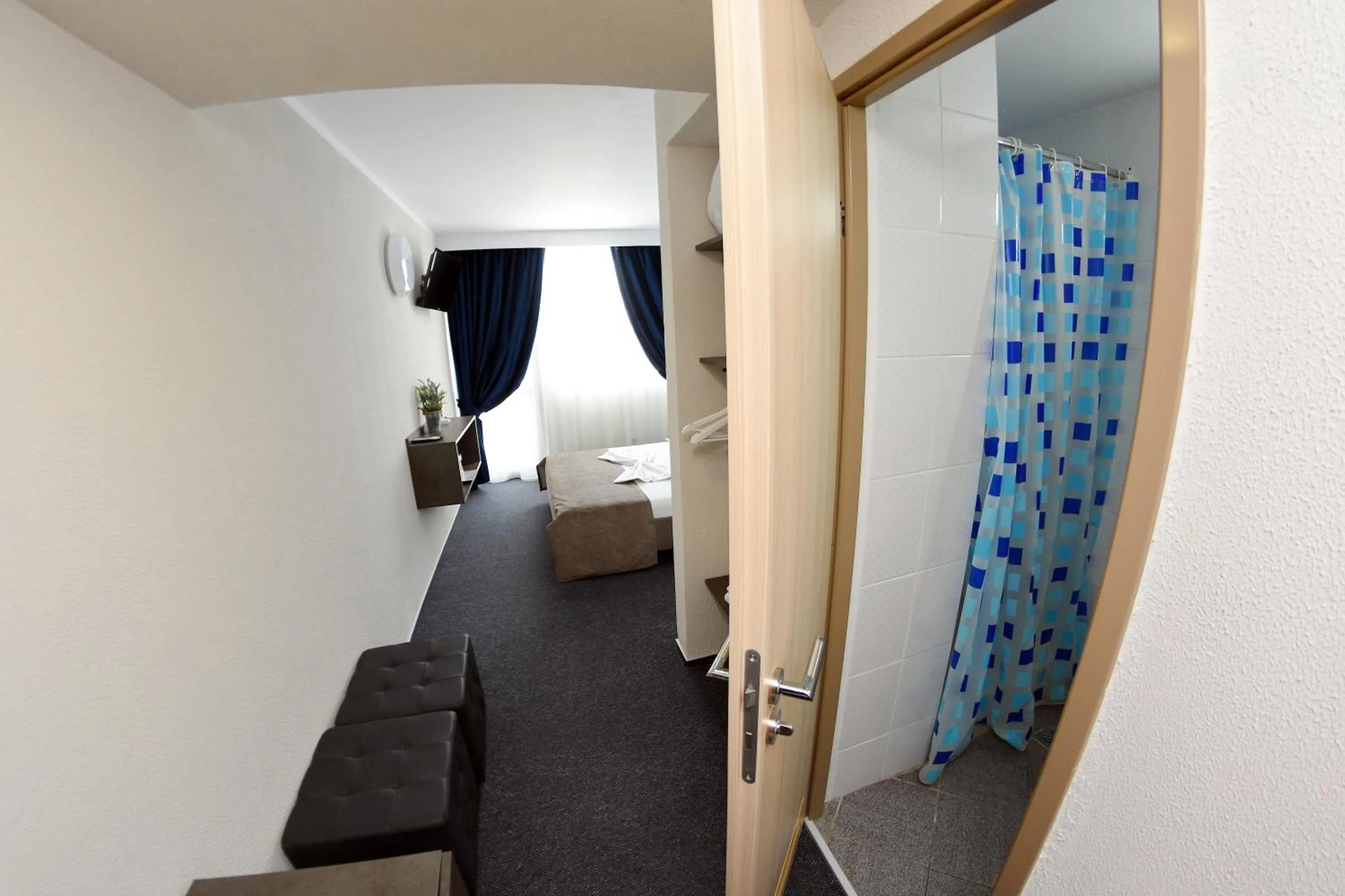 Photo of the whole room in Hotel Victoria