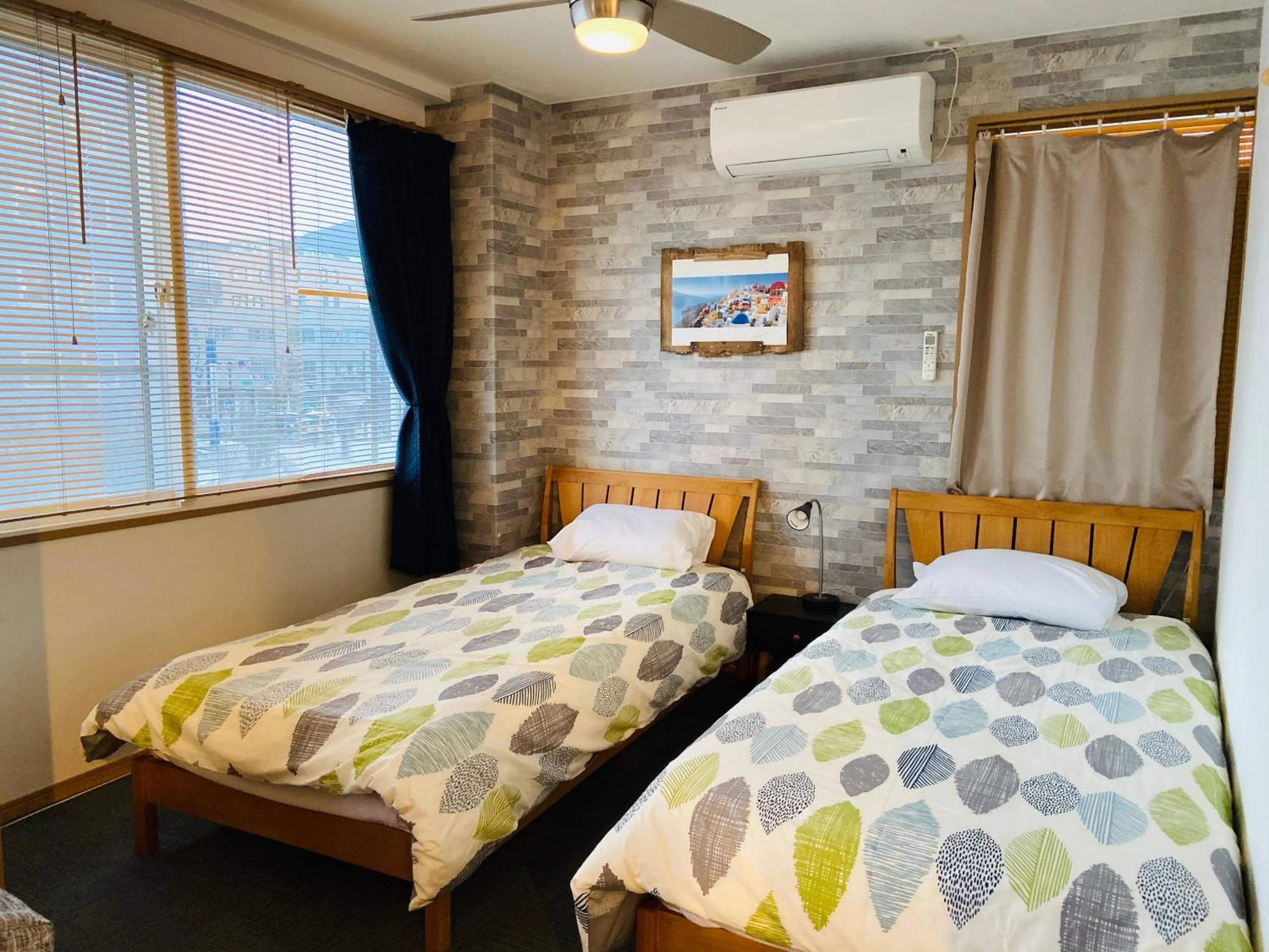 Bedroom, Bed in Compass