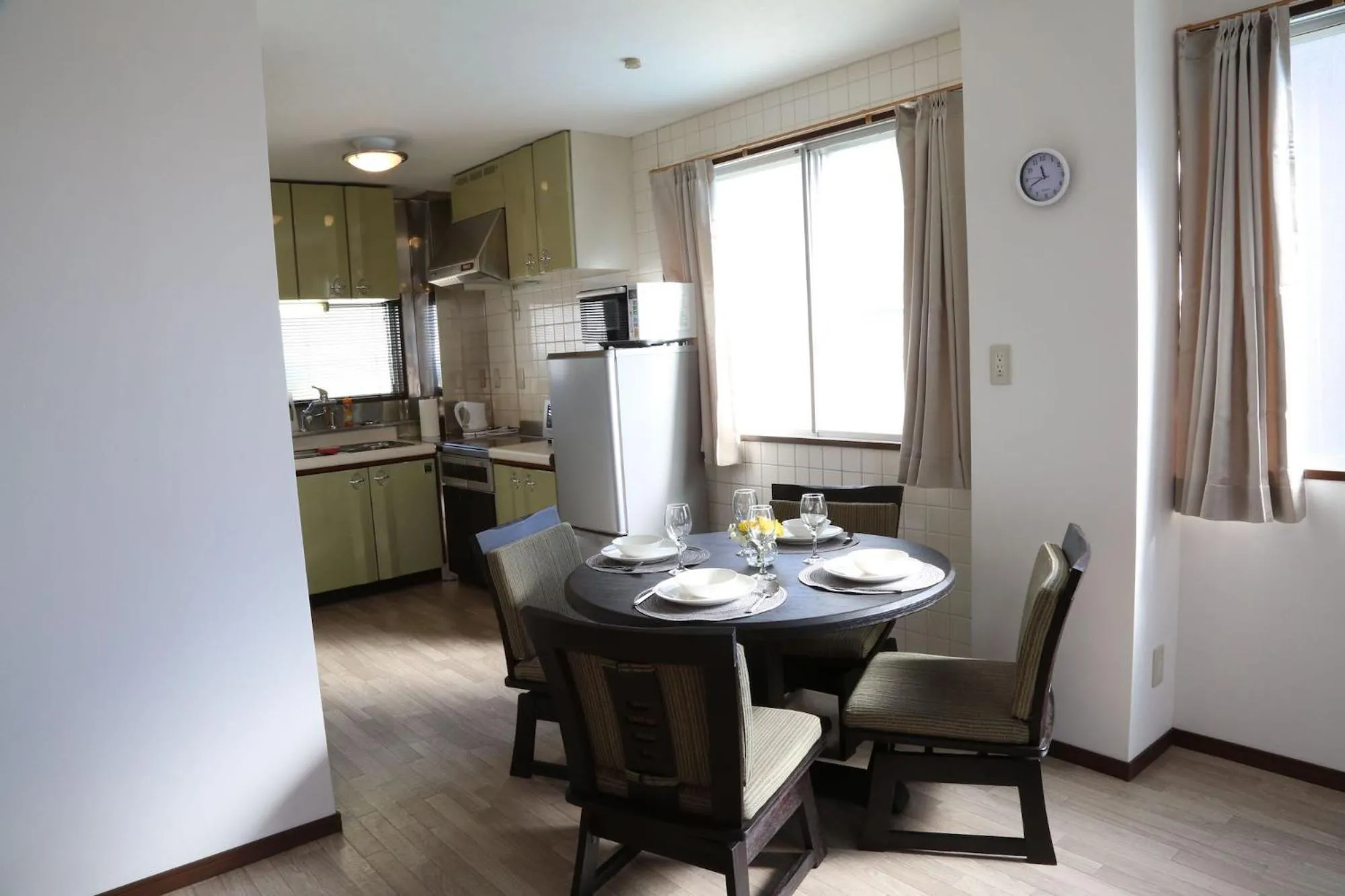 Dining area in Compass