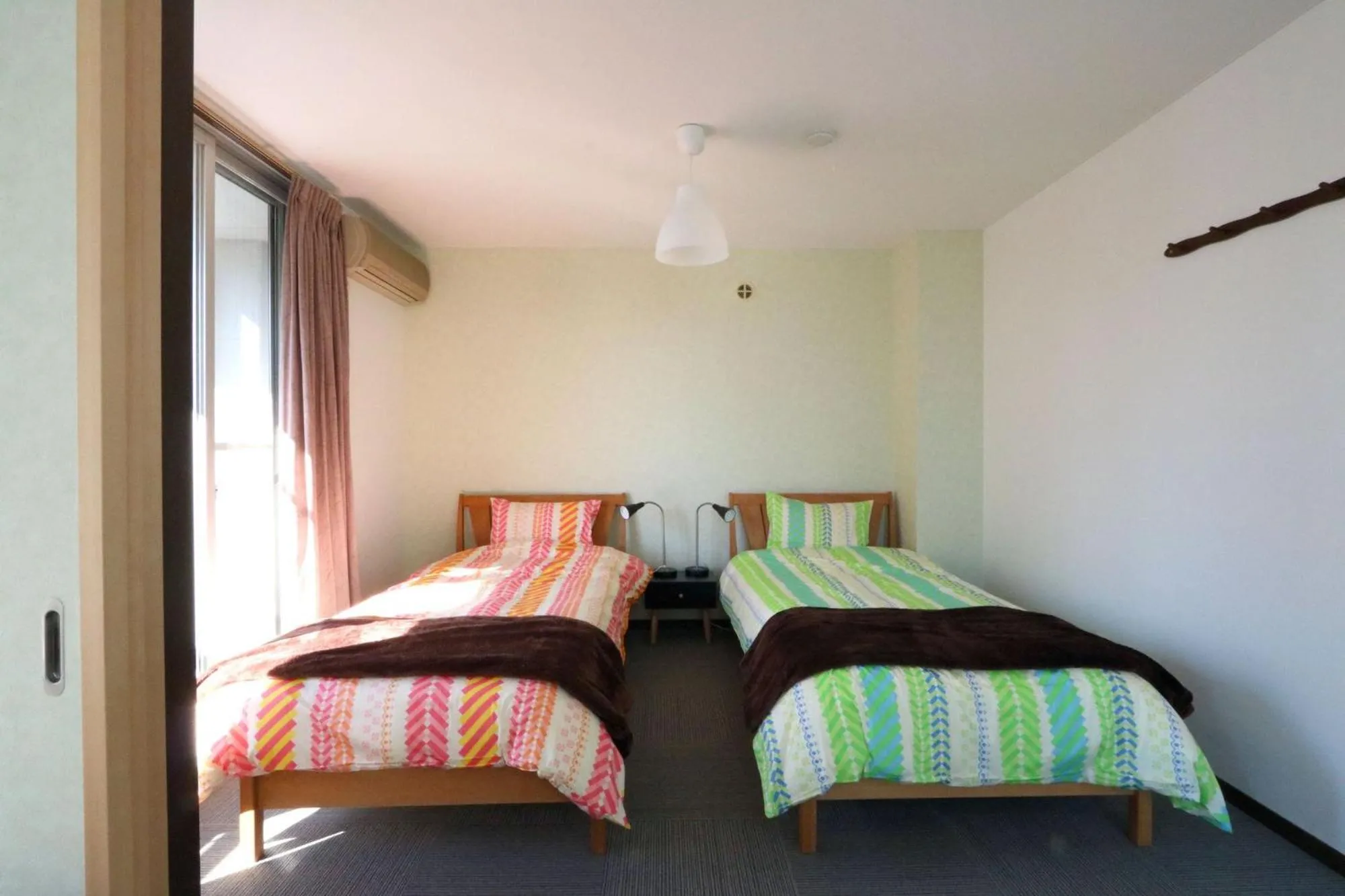 Bedroom, Bed in Compass
