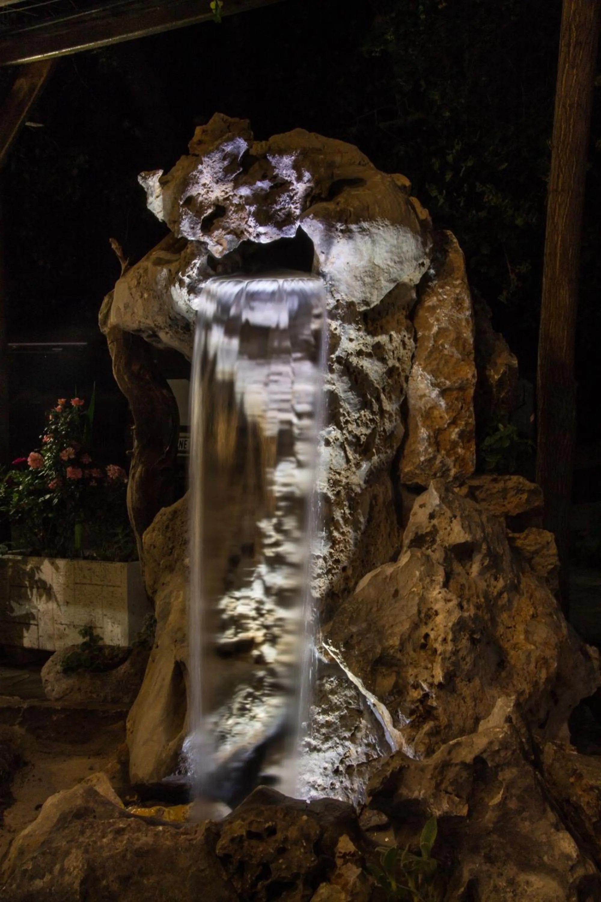 Night in Neos Omalos Hotel